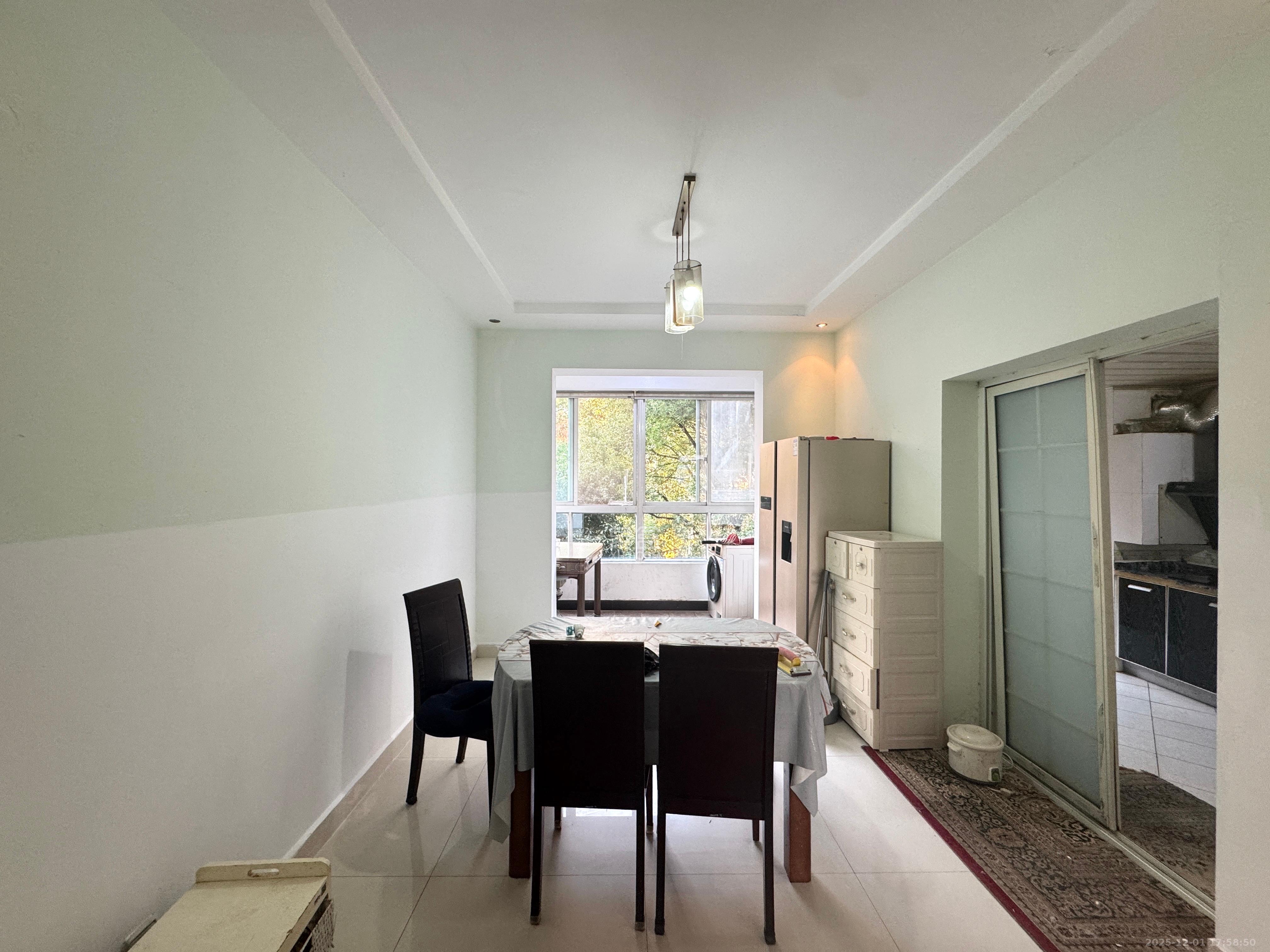 天一康园(湖南电力科技园) 4室2厅2卫 3200.0元/月 天一康园(湖南电力科技园) 4室2厅2卫 3200.0元/月室内图