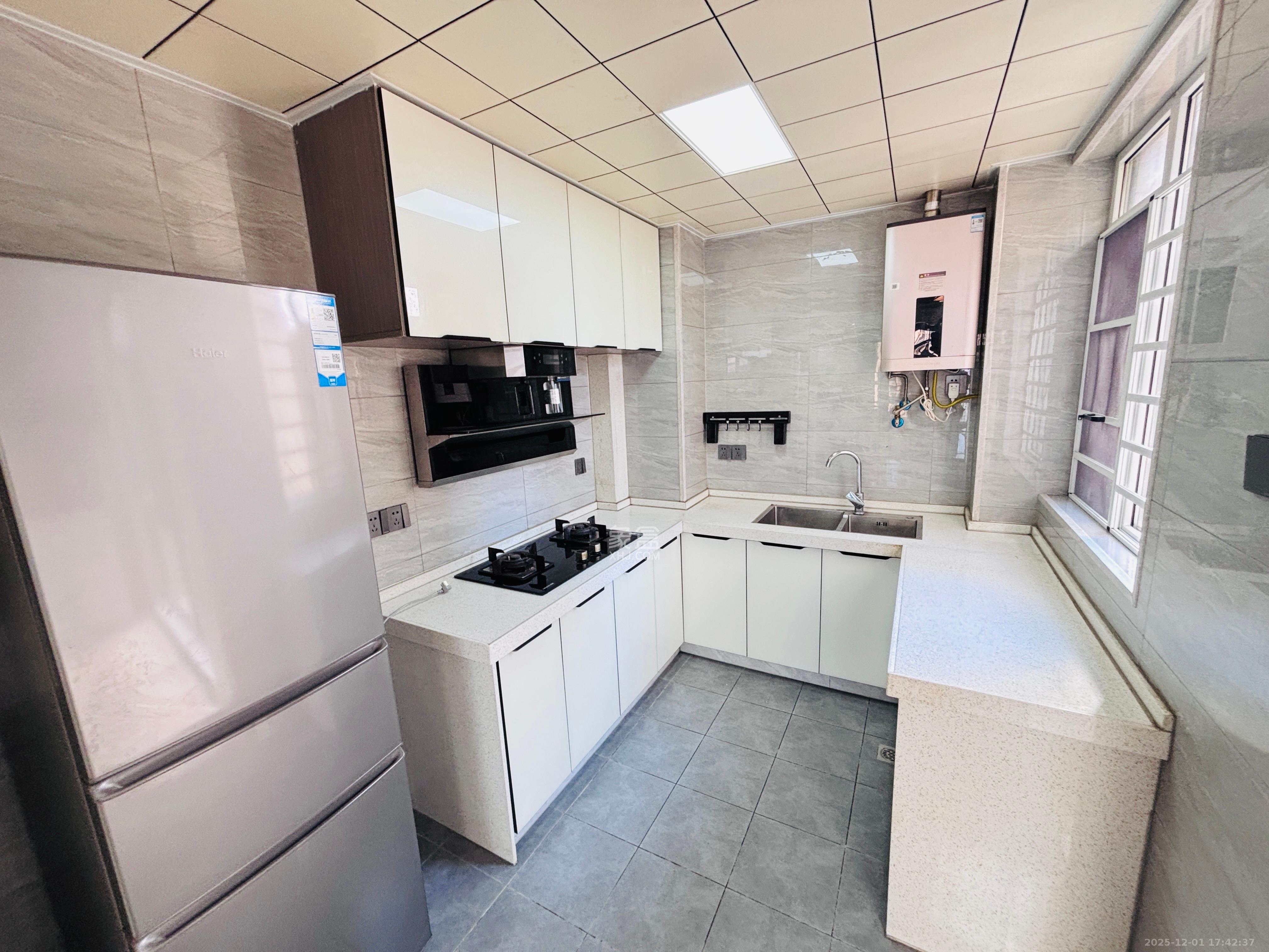 洋湖春园  4室2厅2卫    2900.0元/月室内图