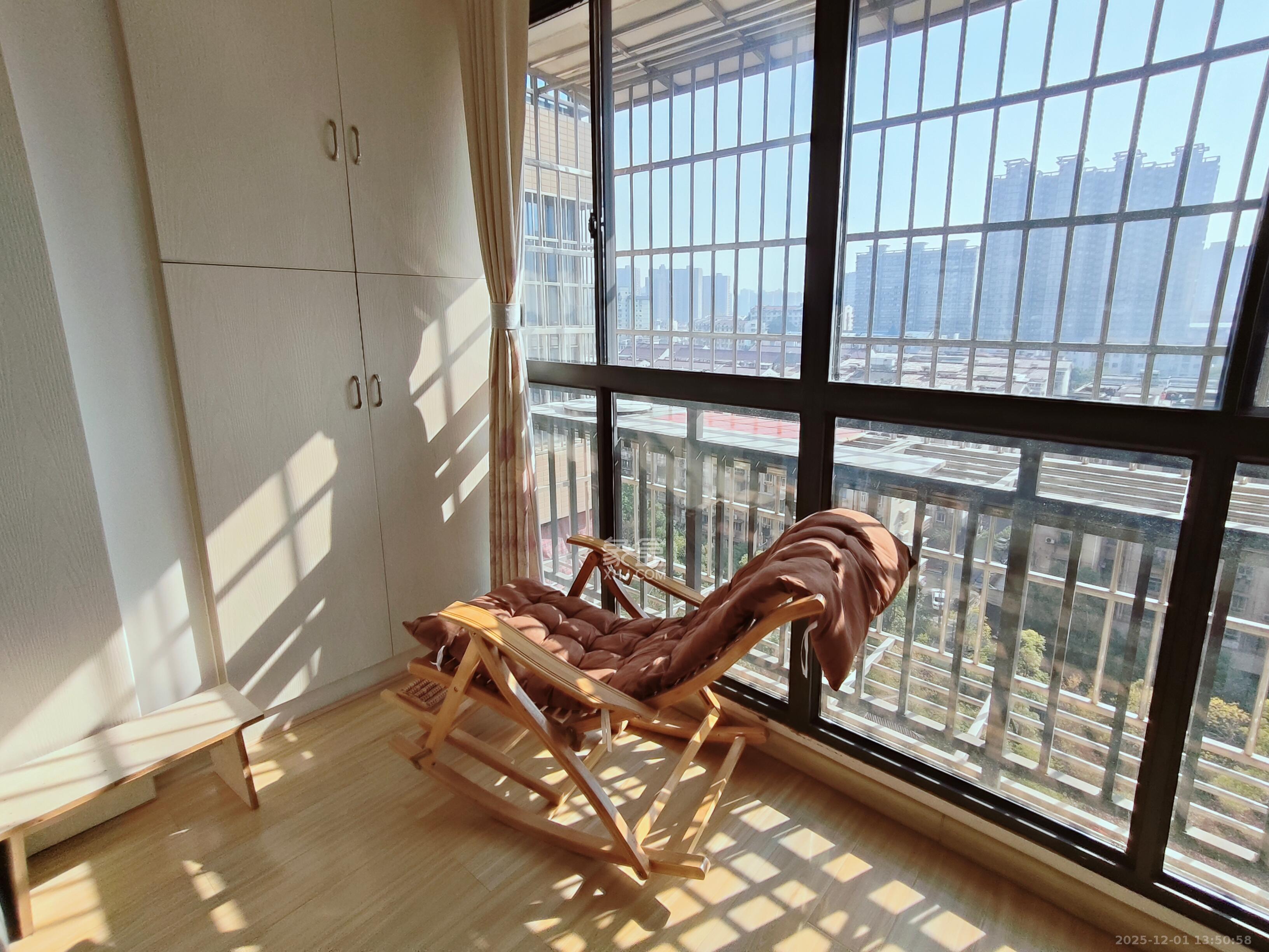 江山如画  3室1厅1卫    2500.0元/月室内图