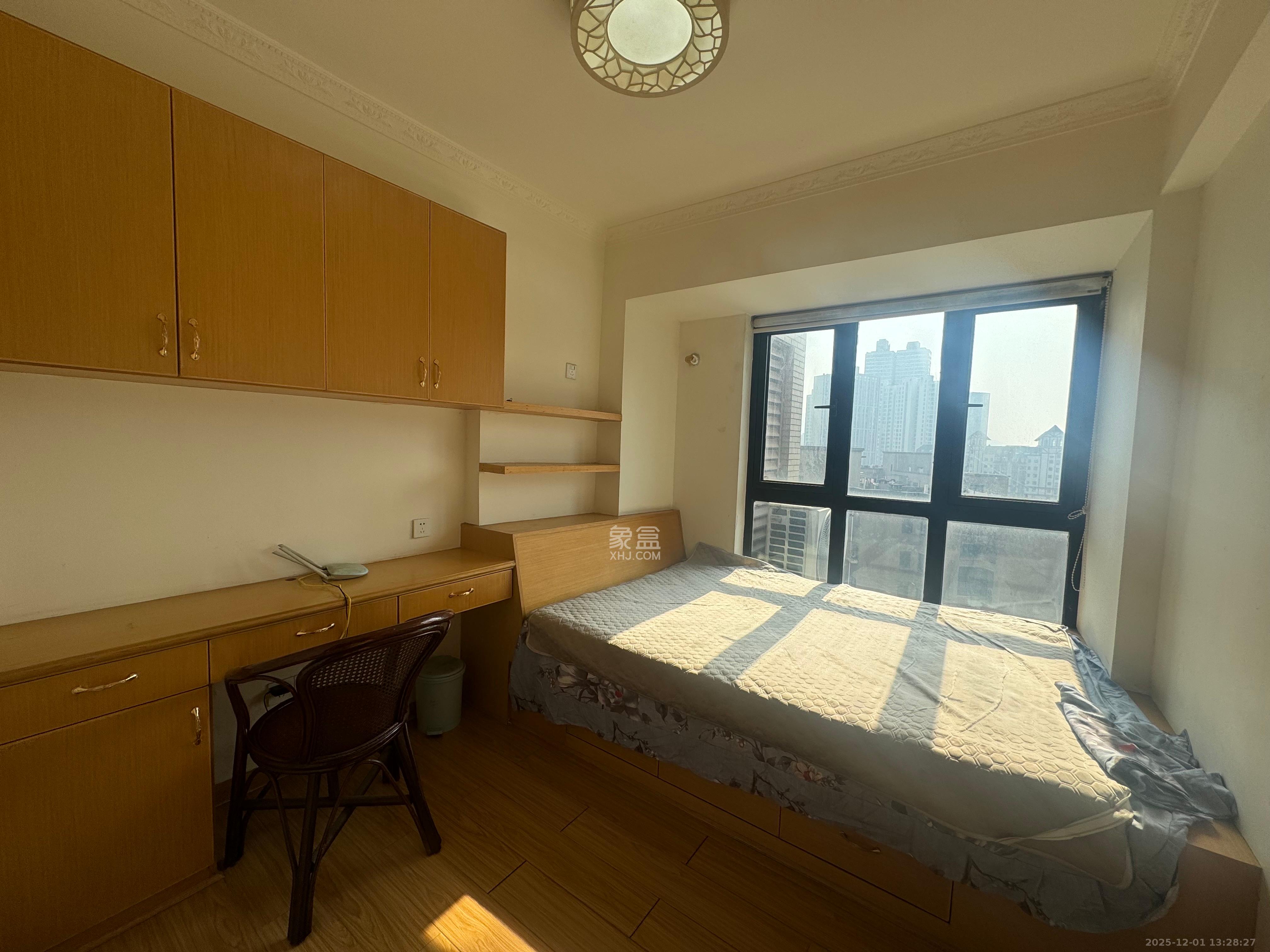 阿普阿布 3室2厅1卫 2600.0元/月 阿普阿布 3室2厅1卫 2600.0元/月室内图