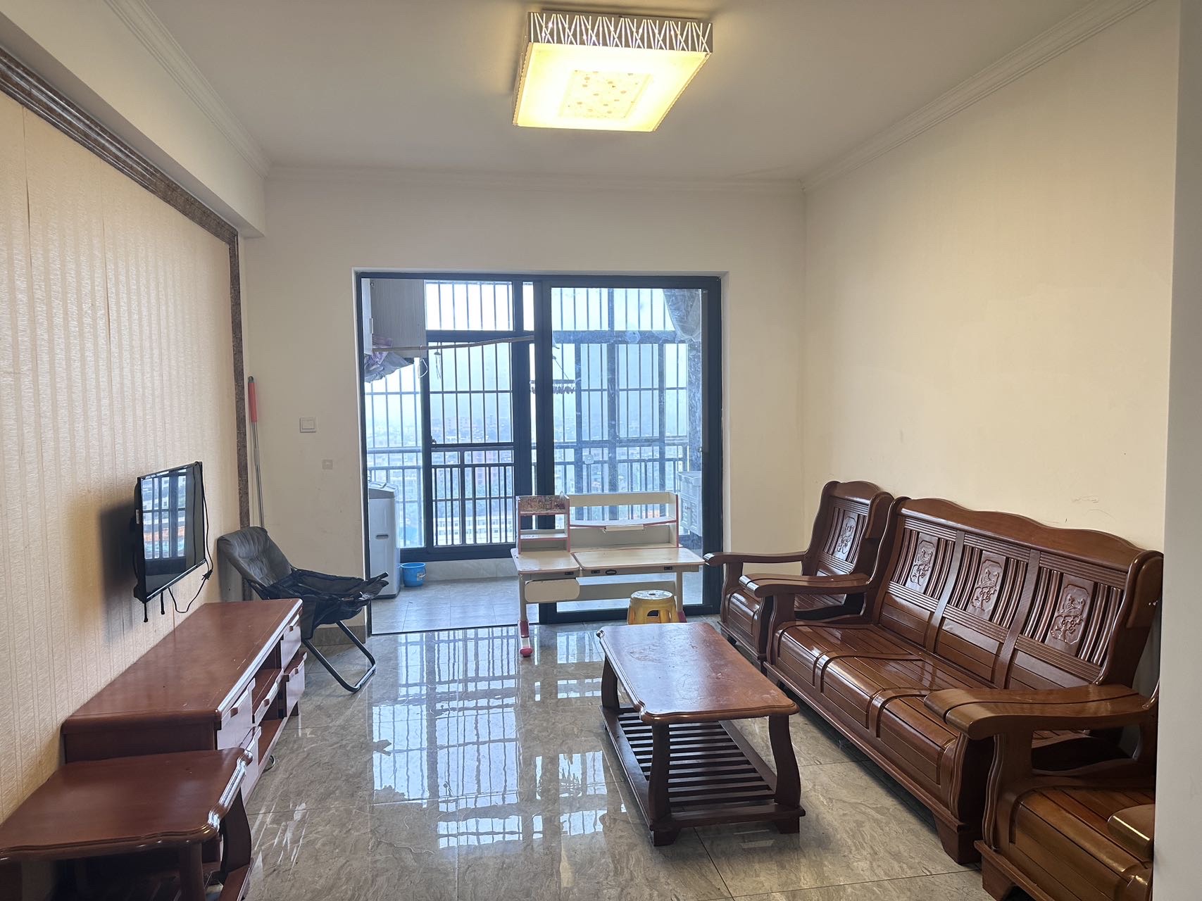 香榭花园 2室2厅1卫 2300.0元/月 香榭花园 2室2厅1卫 2300.0元/月室内图