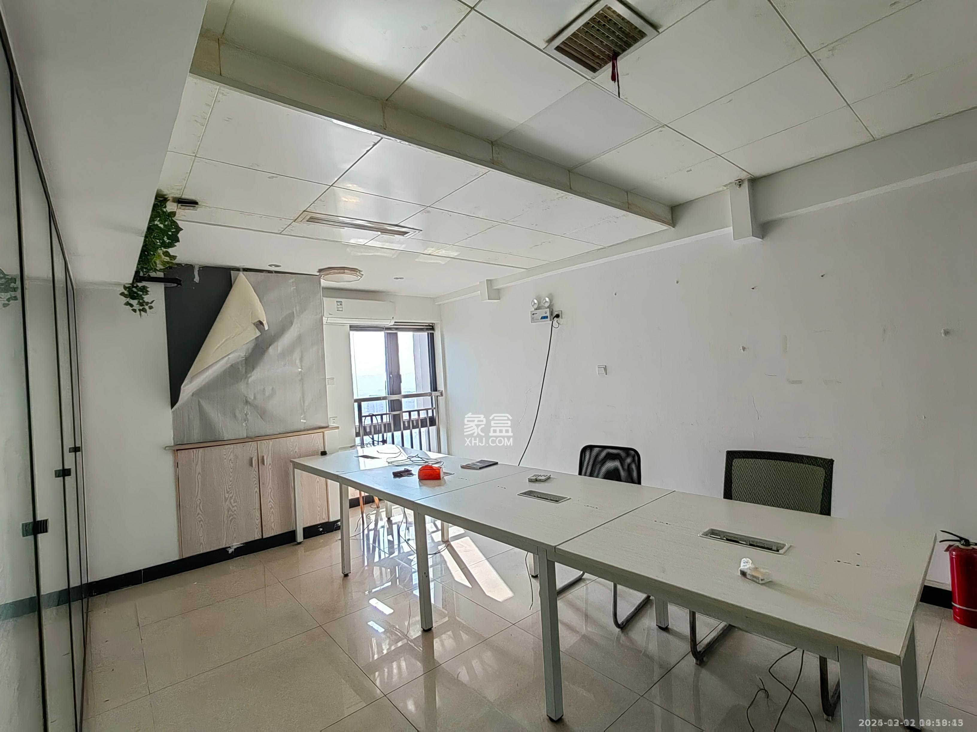 星大峰汇商务楼 3室1厅2卫 6750.0元/月 星大峰汇商务楼 3室1厅2卫 6750.0元/月室内图