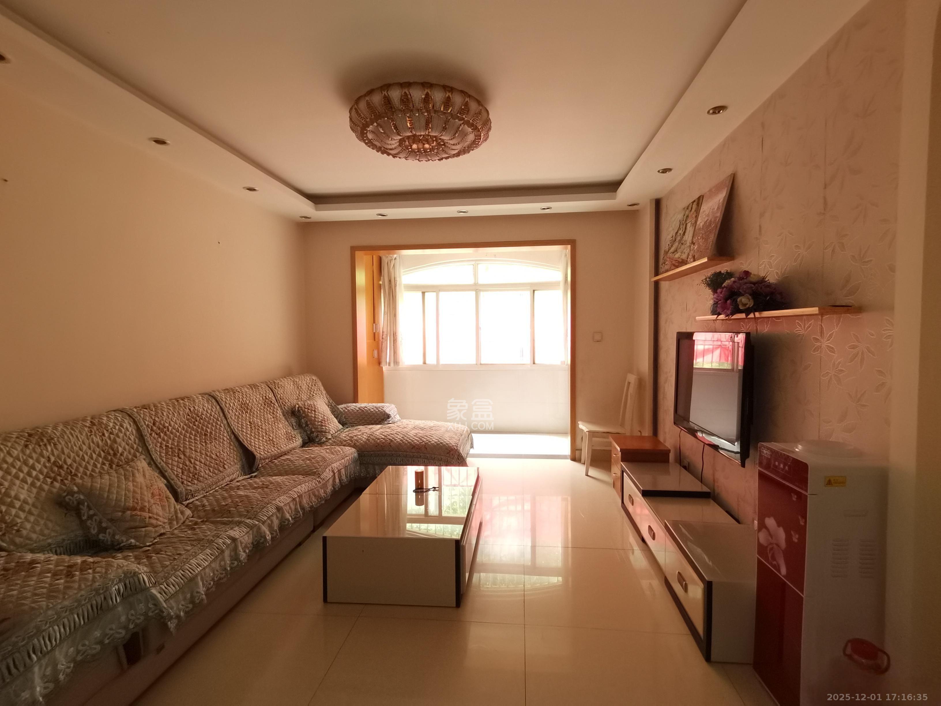 嘉盛华庭(一期、二期、三期) 2室2厅1卫 2100.0元/月 嘉盛华庭(一期、二期、三期) 2室2厅1卫 2100.0元/月室内图