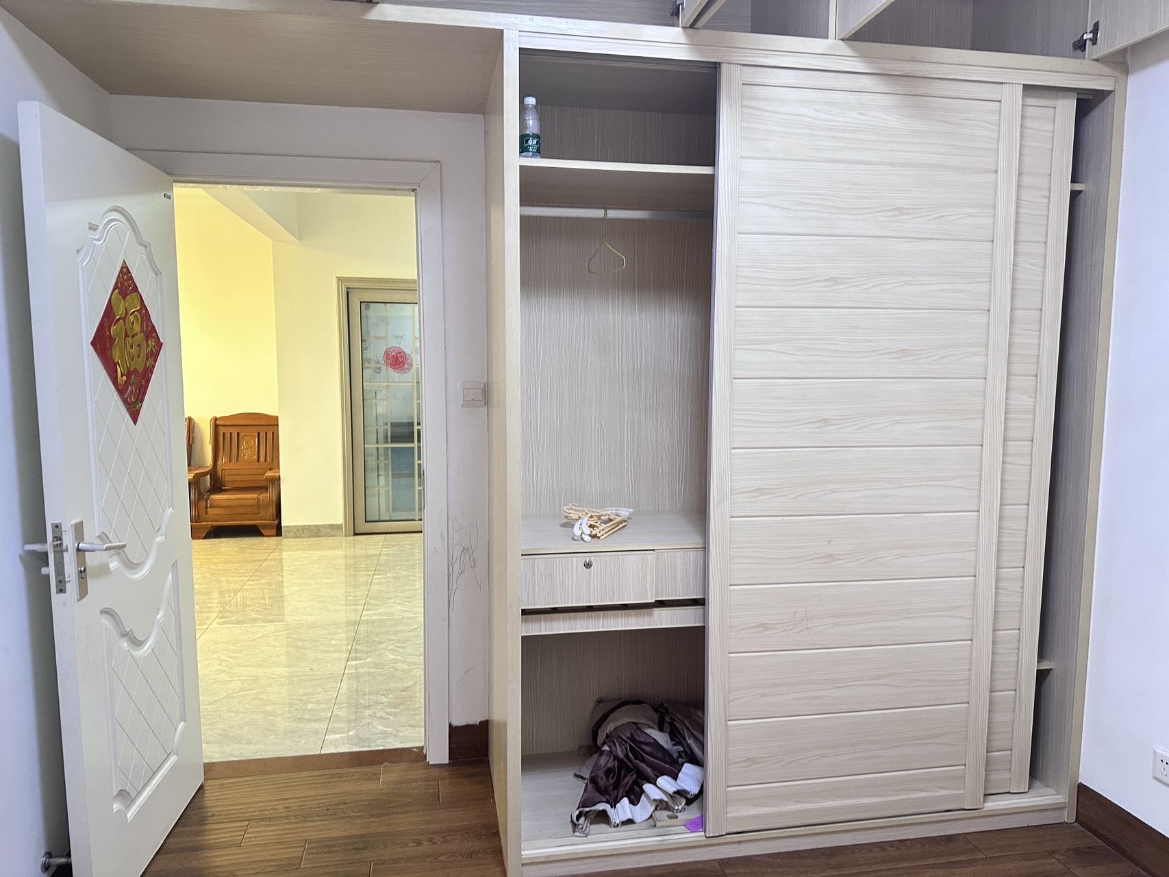 香榭花园 2室2厅1卫 2300.0元/月 香榭花园 2室2厅1卫 2300.0元/月室内图