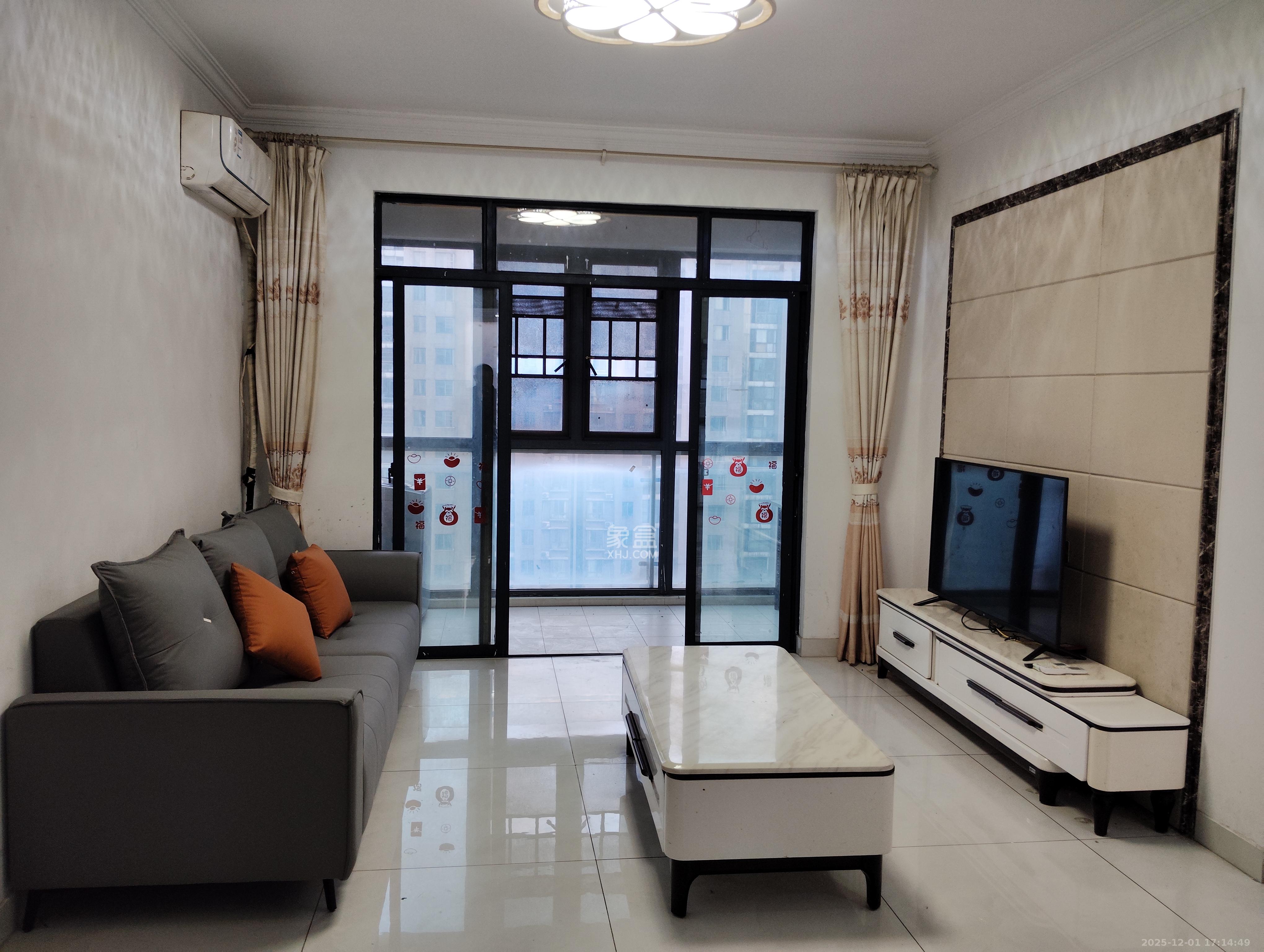 湘江世纪城悦江苑  3室2厅1卫    1800.0元/月