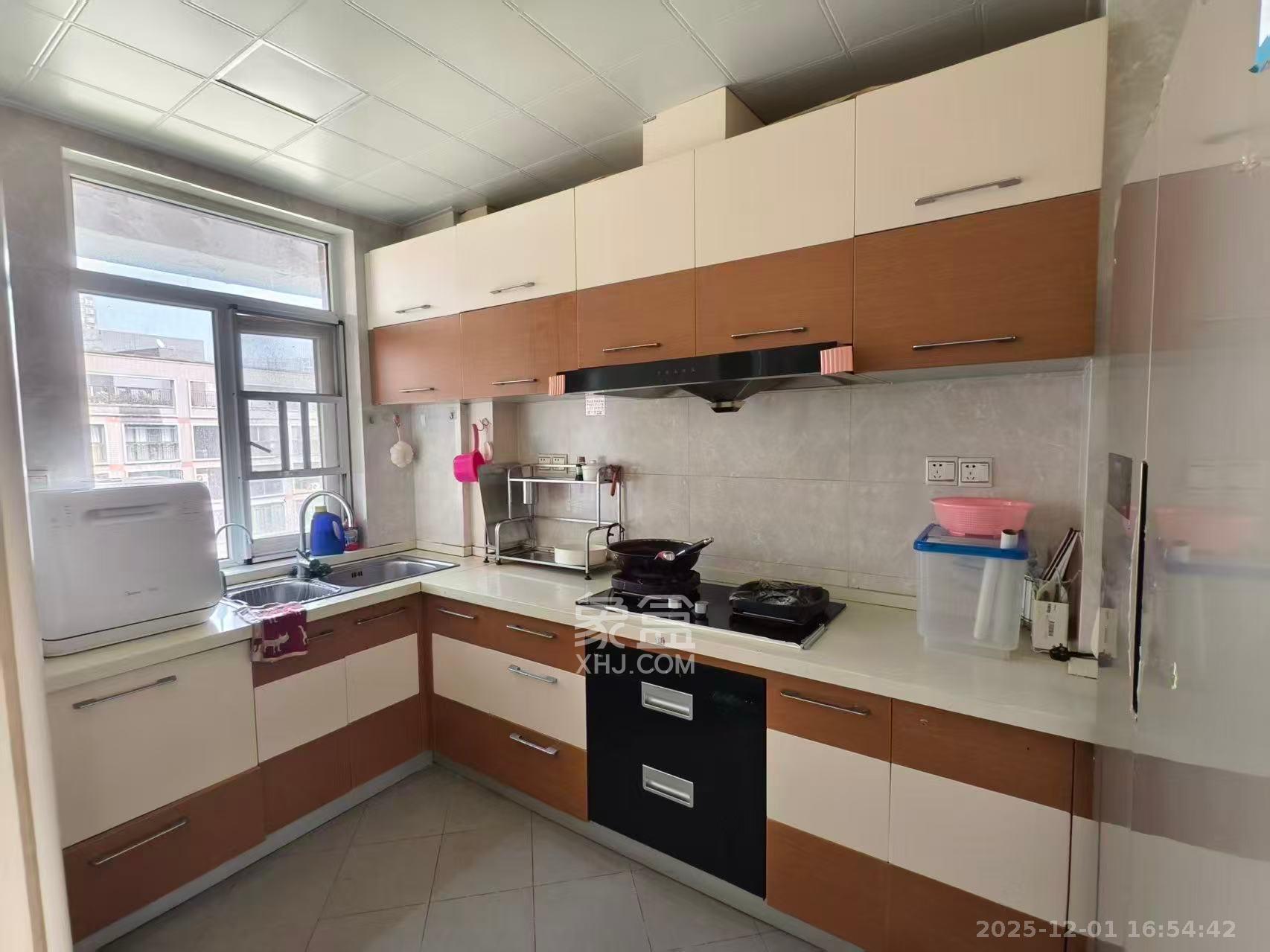 万国城(当代满庭春MOMA)一期 3室2厅2卫 2600.0元/月 万国城(当代满庭春MOMA)一期 3室2厅2卫 2600.0元/月室内图