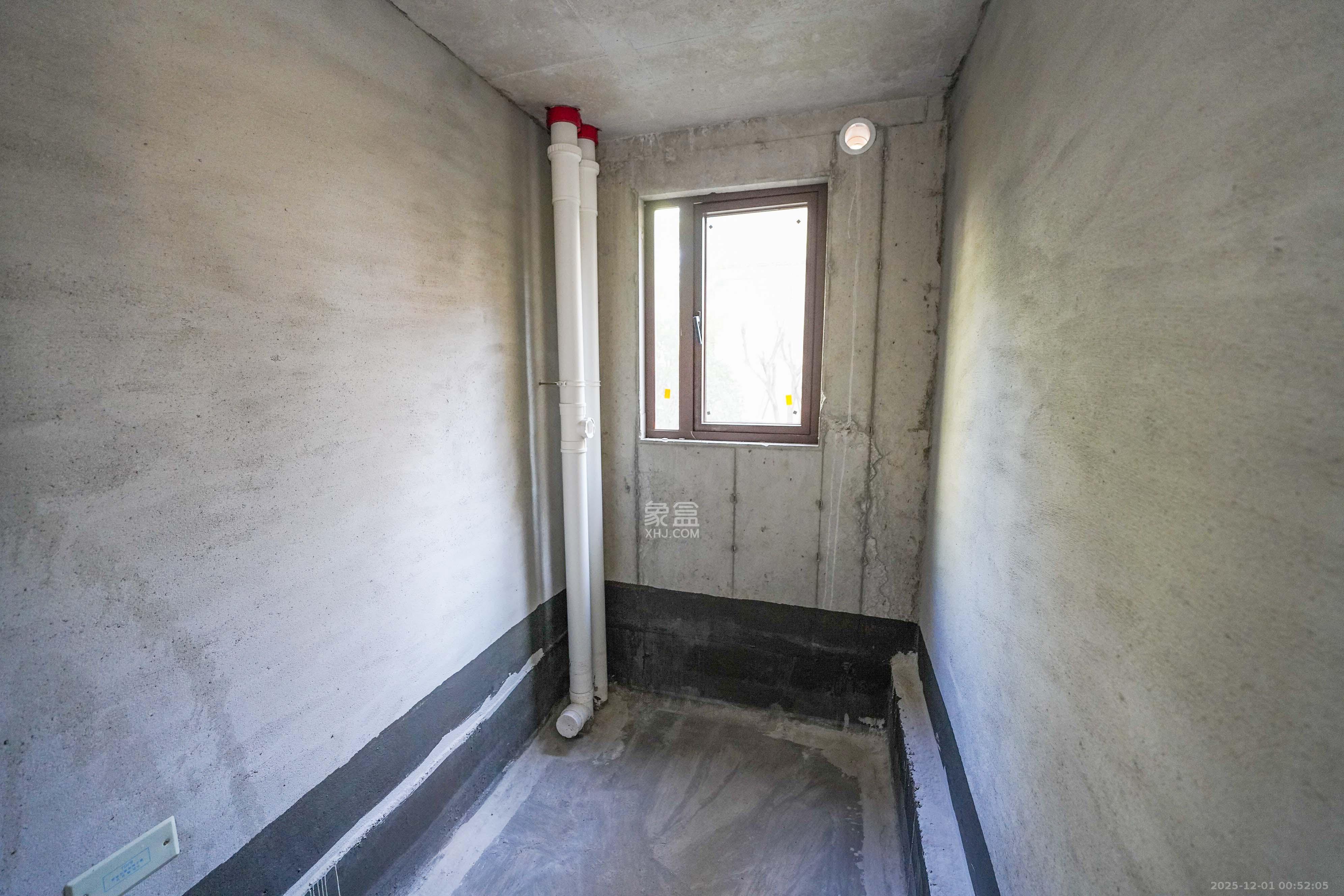 丽发新城 4室2厅2卫 93.0万 丽发新城 4室2厅2卫 93.0万卫生间