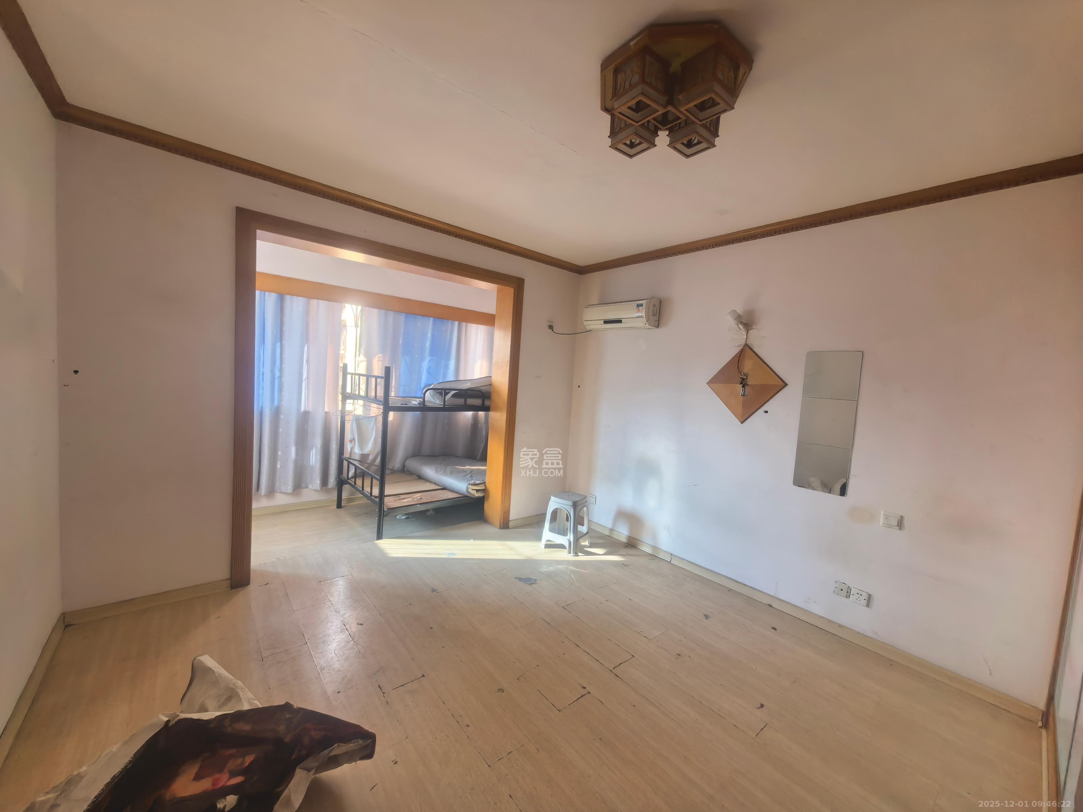 高升楼  4室2厅2卫    2800.0元/月