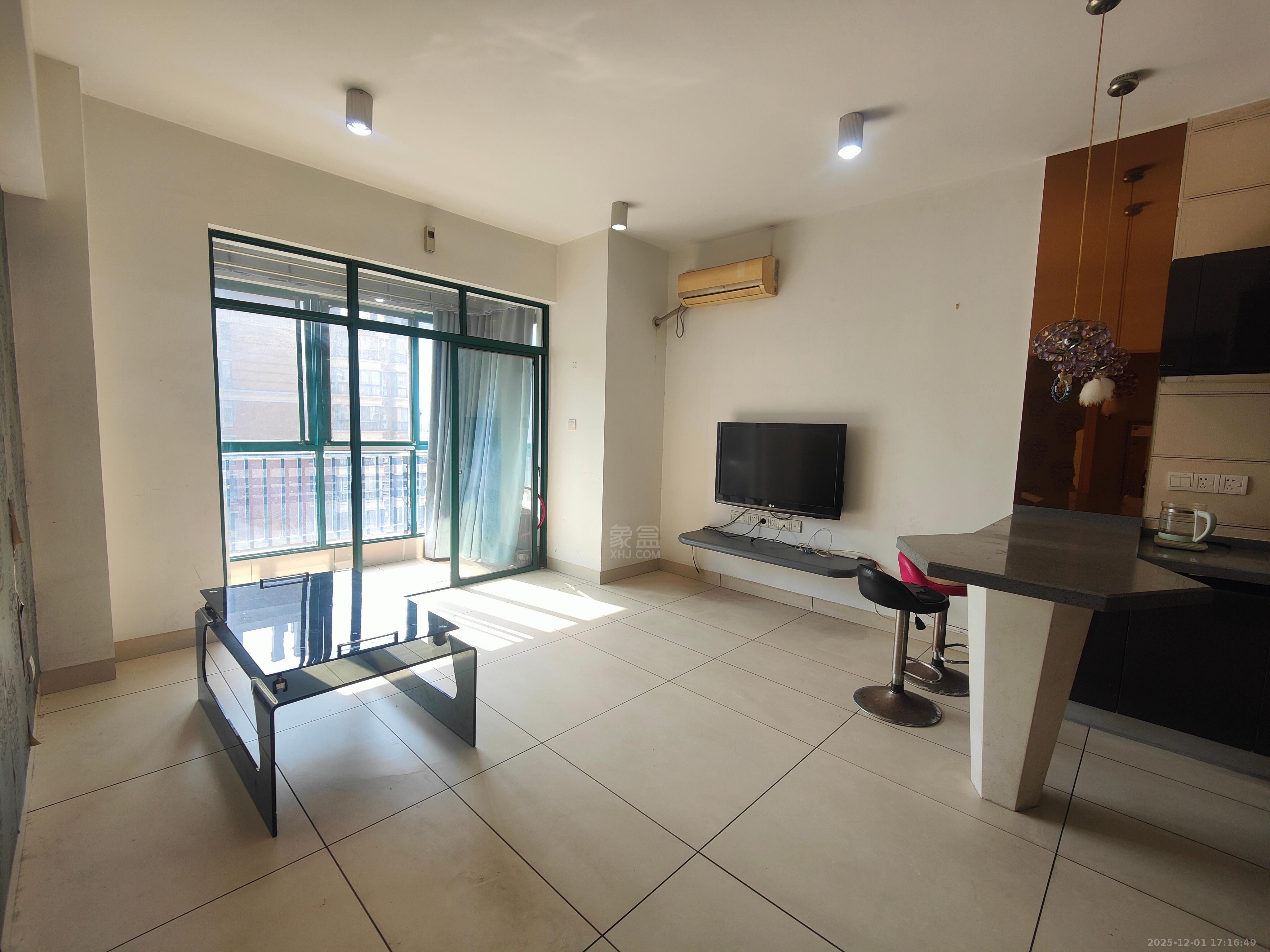 尚格名城向左向右  1室1厅1卫    1400.0元/月室内图