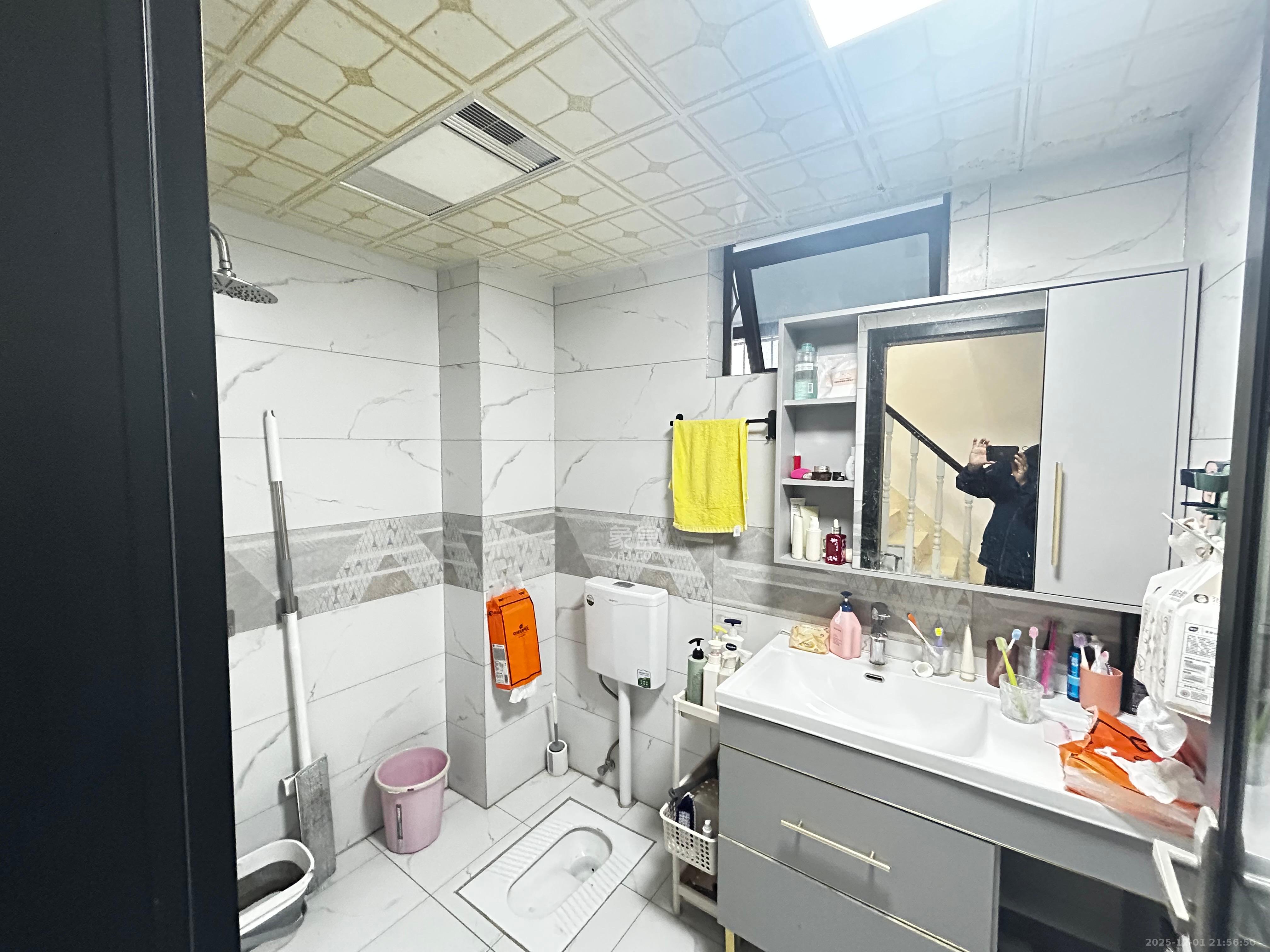 星湖湾二期高层 3室2厅2卫 3280.0元/月 星湖湾二期高层 3室2厅2卫 3280.0元/月室内图