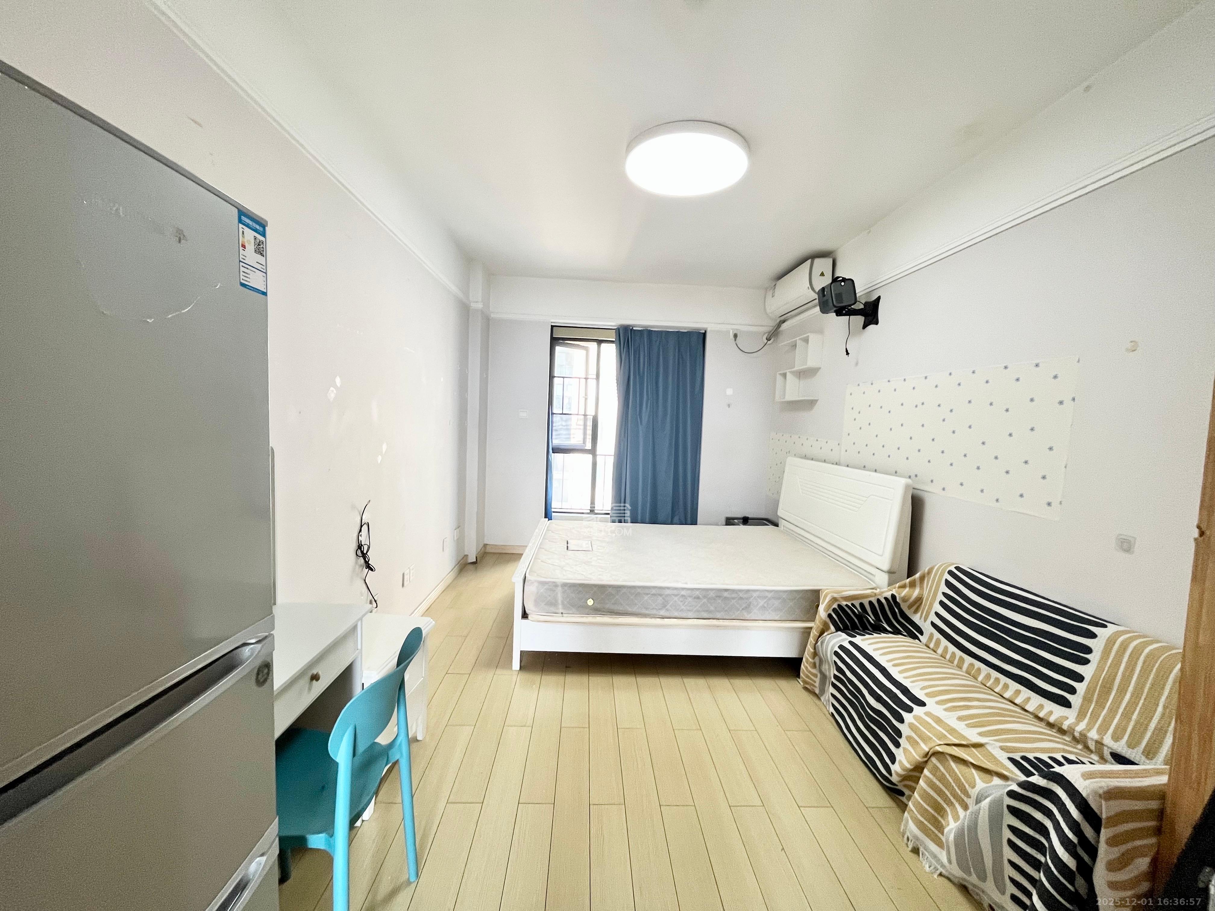 万科城 1室1厅1卫 1350.0元/月 万科城 1室1厅1卫 1350.0元/月室内图