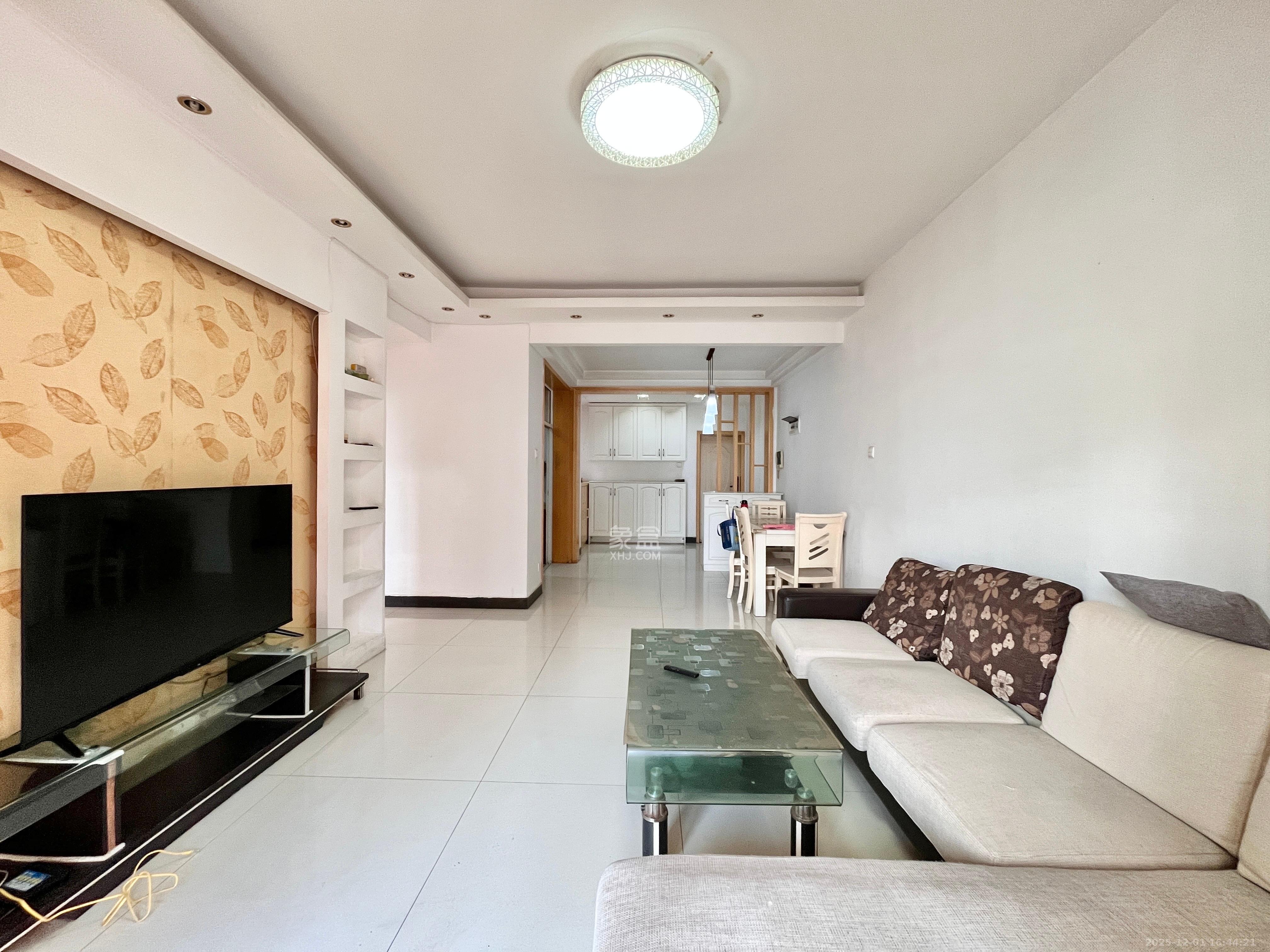 麓山枫情 2室2厅1卫 2400.0元/月 麓山枫情 2室2厅1卫 2400.0元/月室内图