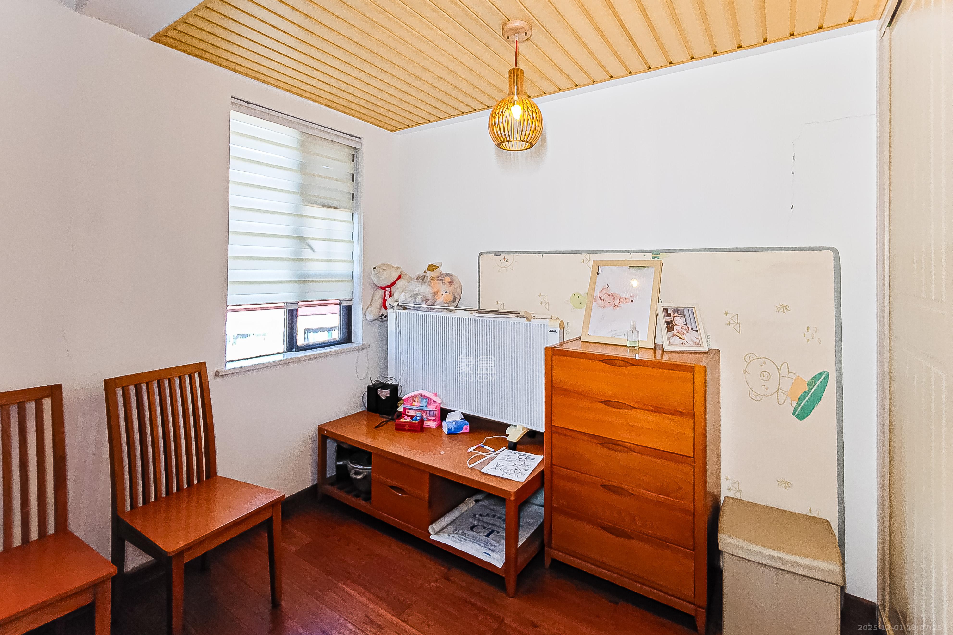 兴威帕克水岸 3室2厅2卫 100.0万 兴威帕克水岸 3室2厅2卫 100.0万卧室