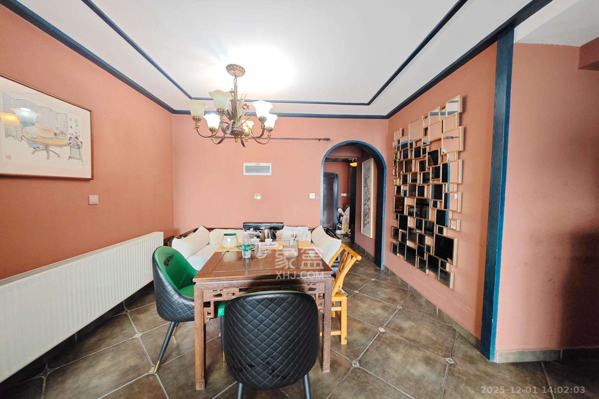 都市兰亭  4室2厅2卫    99.0万客厅