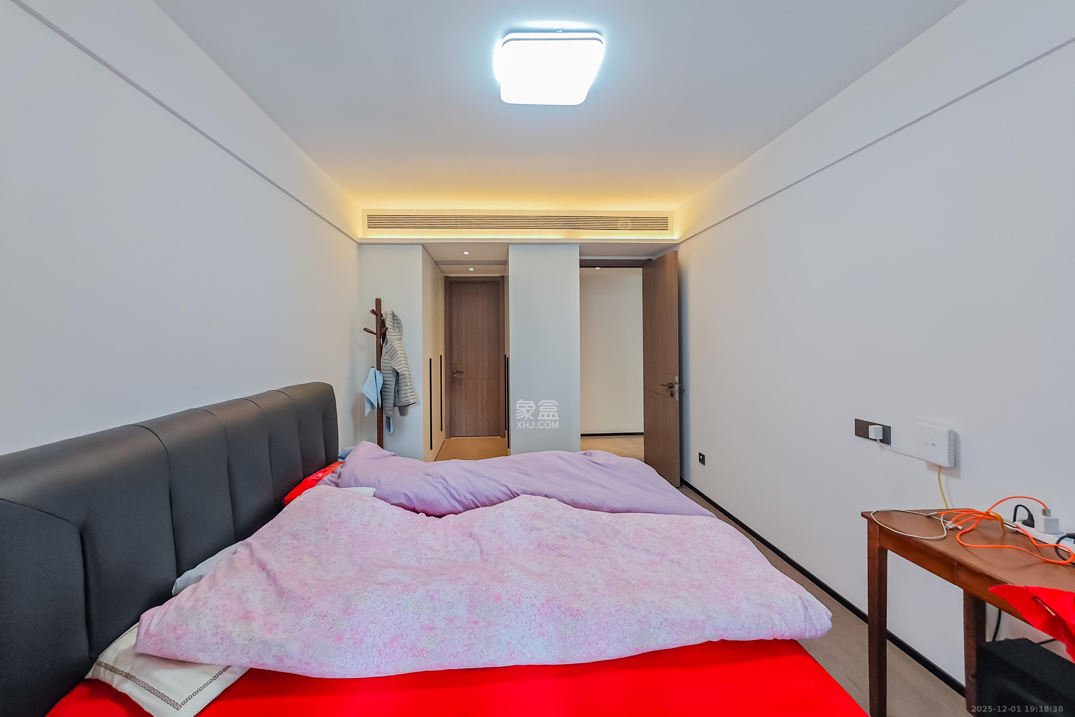 轨道万科悦府 4室2厅2卫 220.0万 轨道万科悦府 4室2厅2卫 220.0万卧室