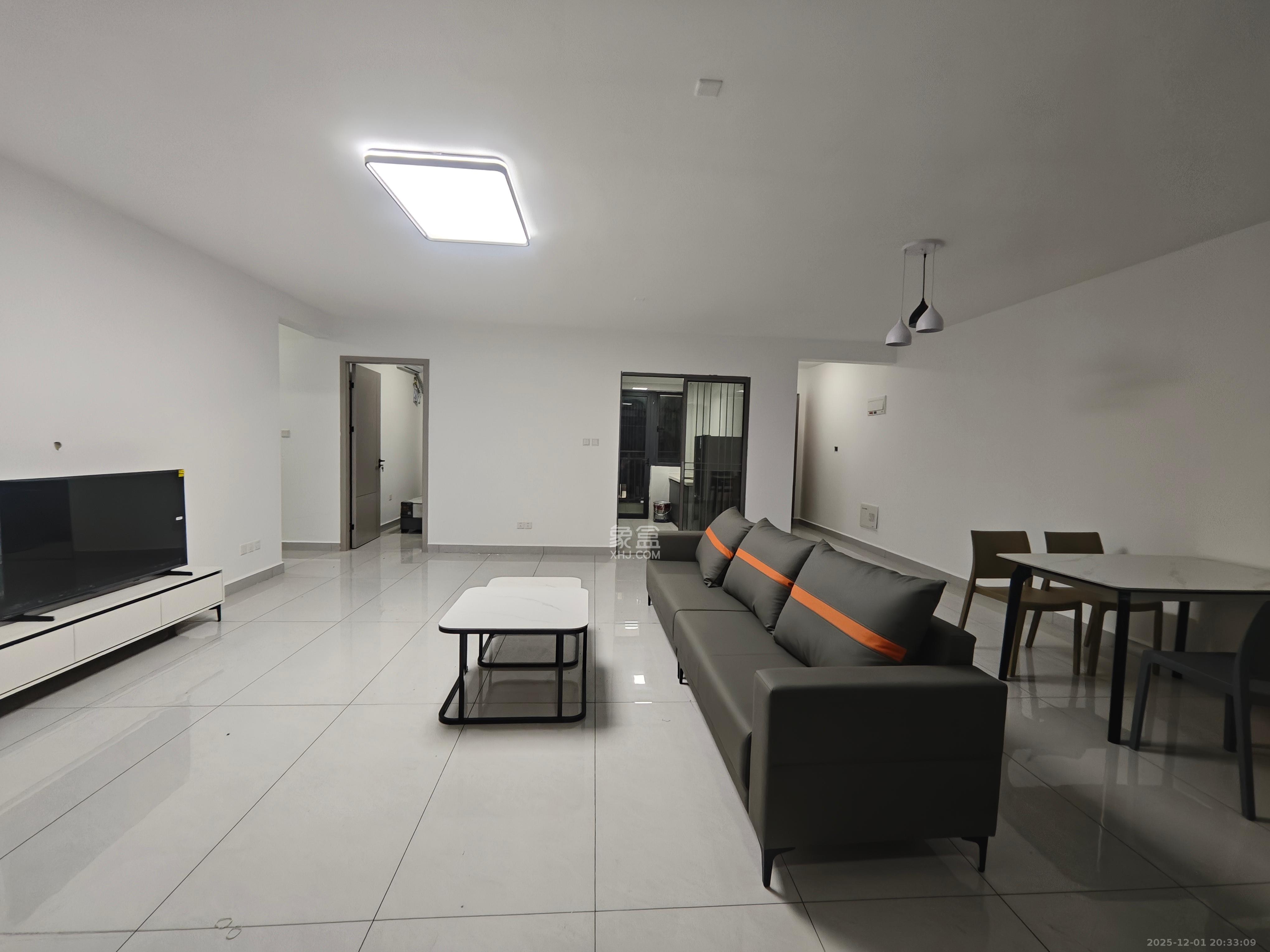 旭辉雨金广场  4室2厅2卫    3500.0元/月