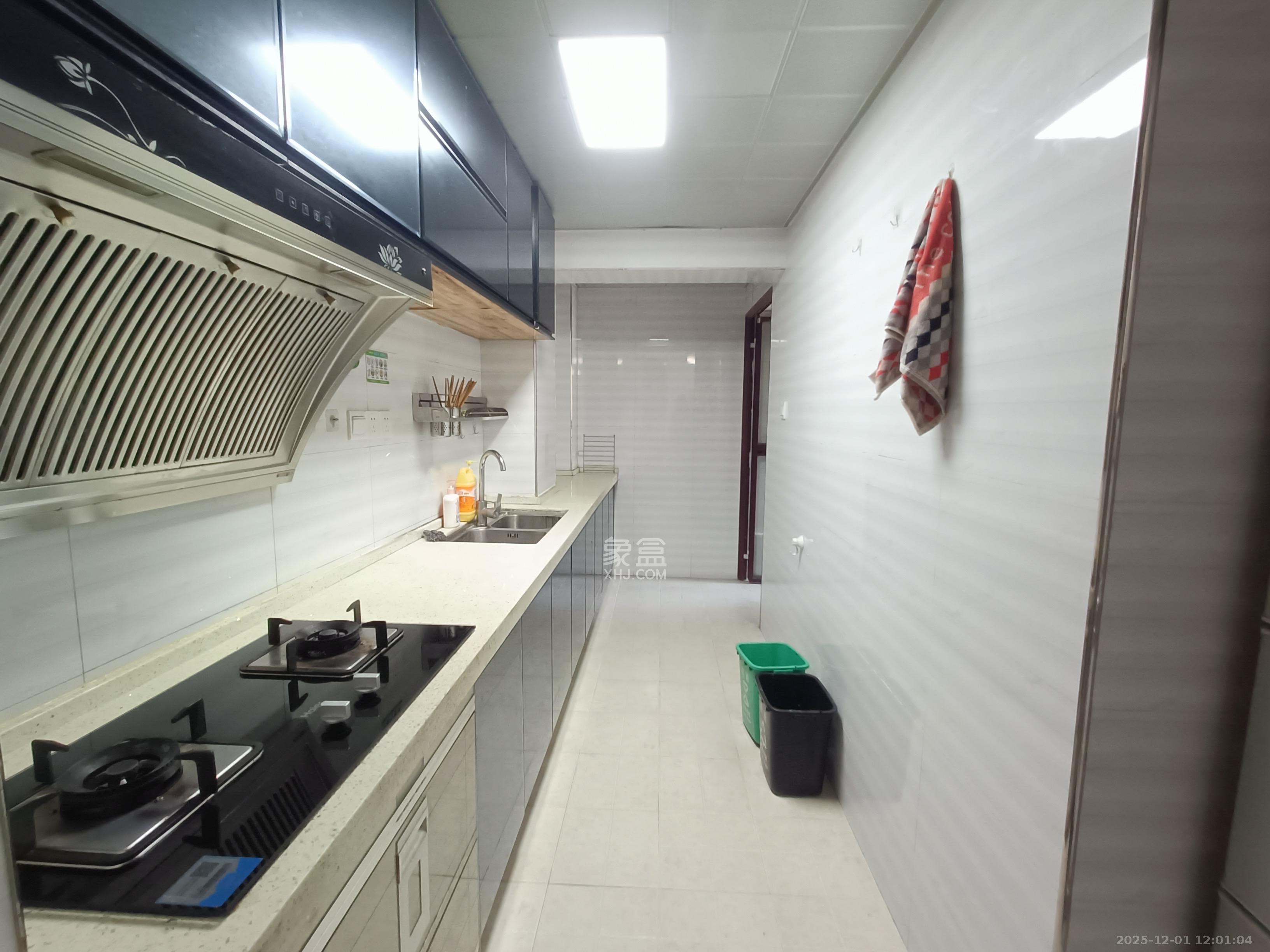 保利麓谷林语C区  2室2厅1卫    2200.0元/月室内图