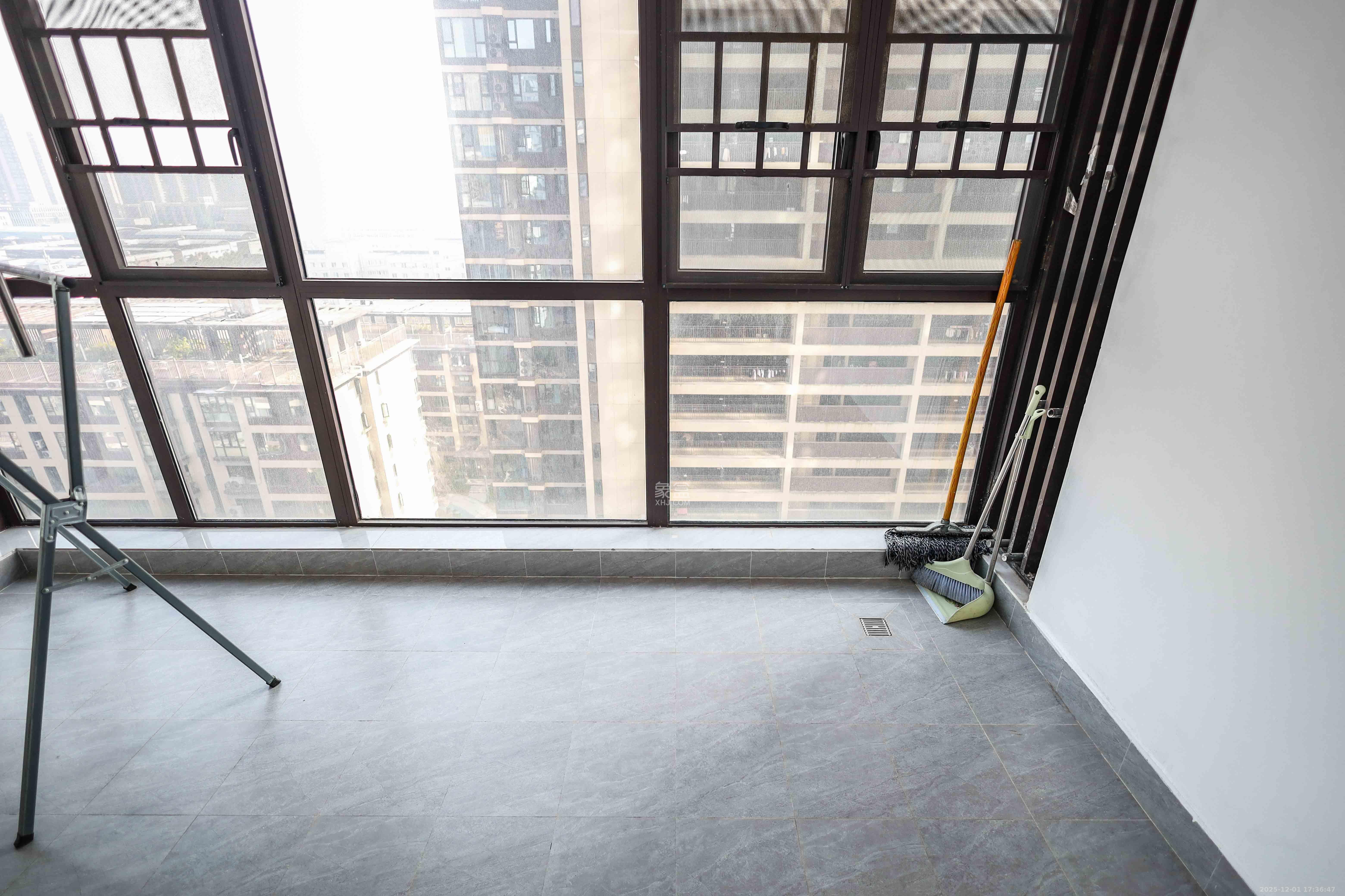 金辉优步花园 3室2厅2卫 112.0万 金辉优步花园 3室2厅2卫 112.0万阳台