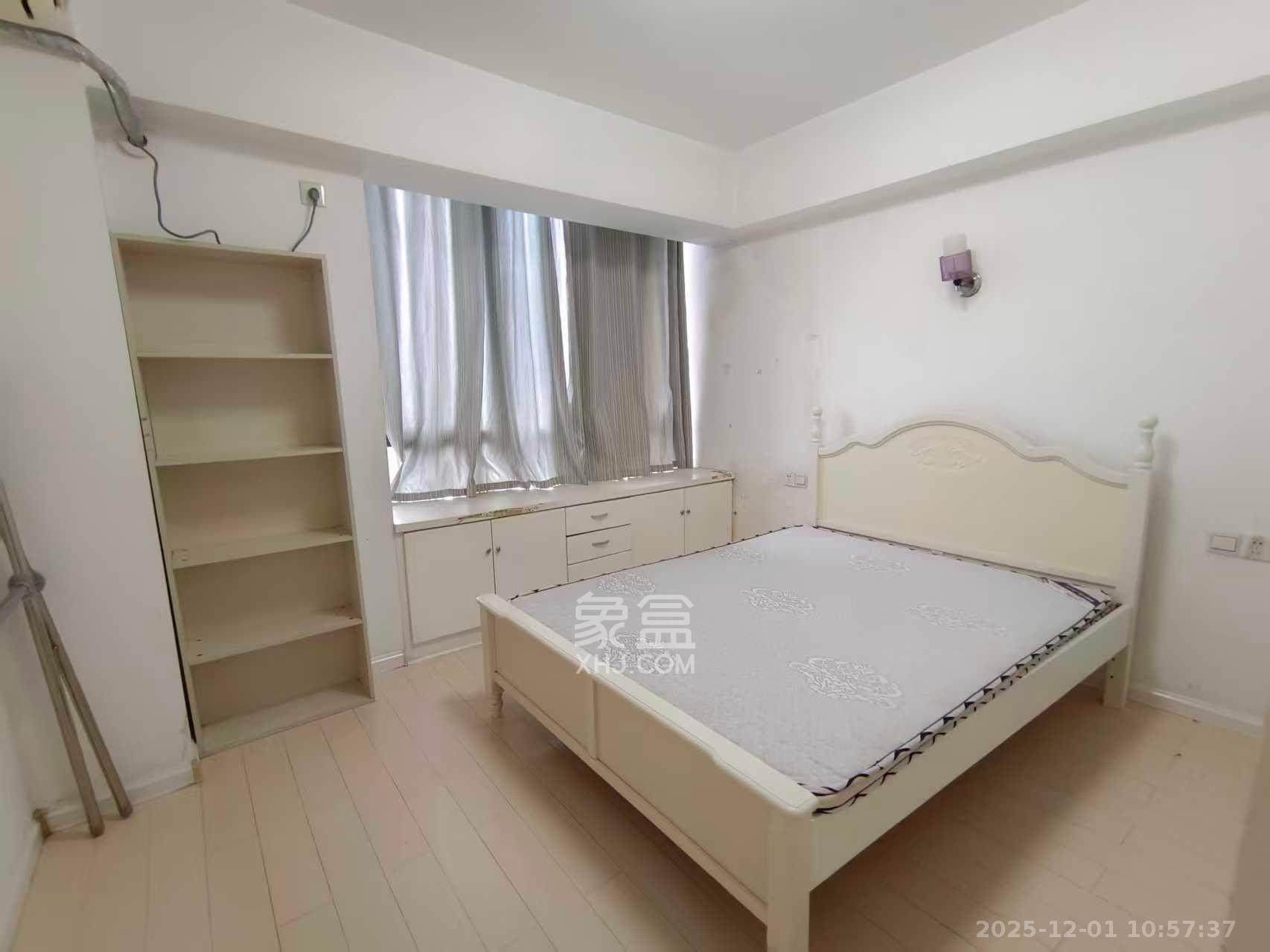 阳光100二期  3室2厅1卫    2200.0元/月室内图