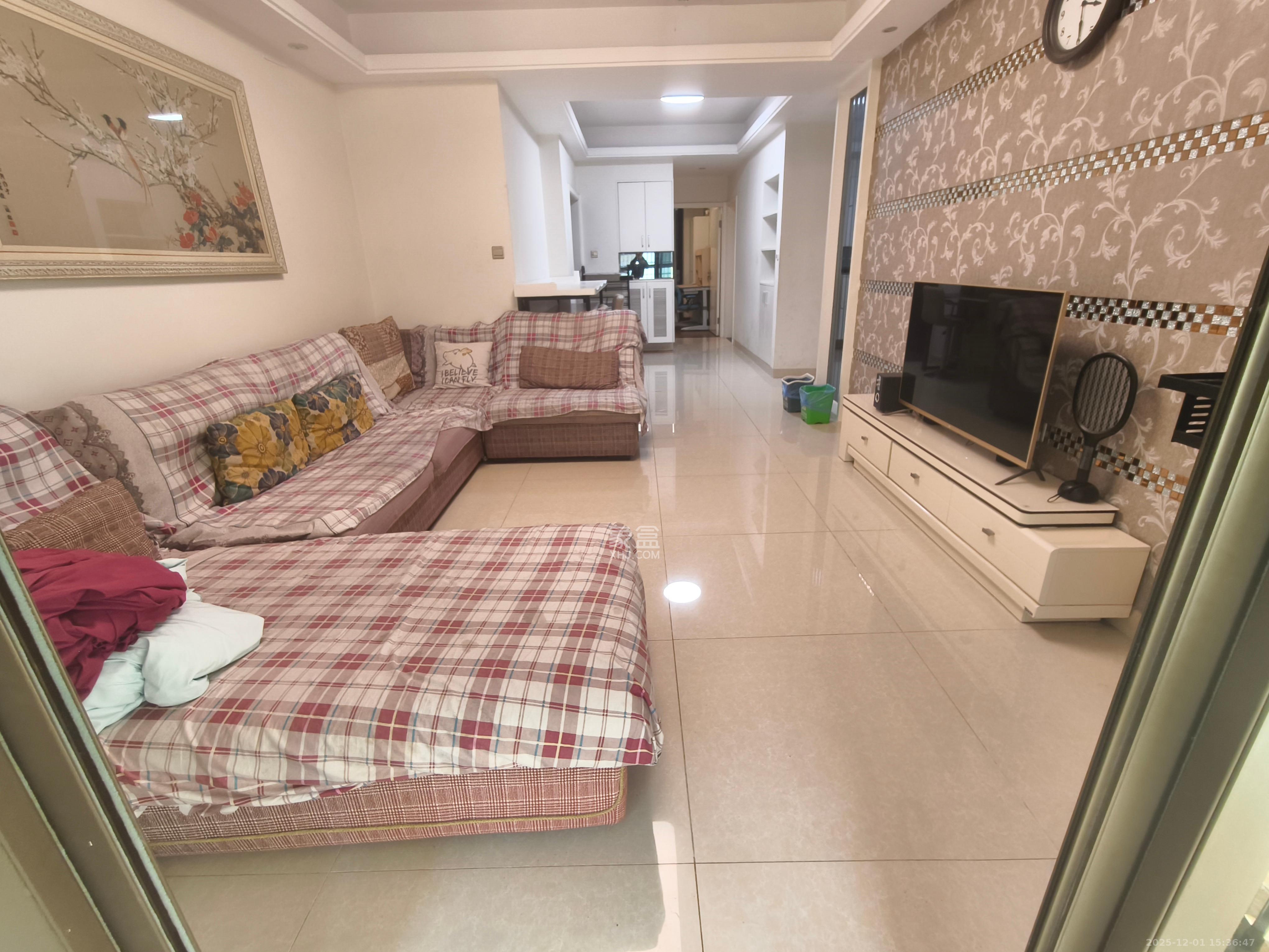 绿地公馆（绿地名邸）  3室2厅1卫    2400.0元/月