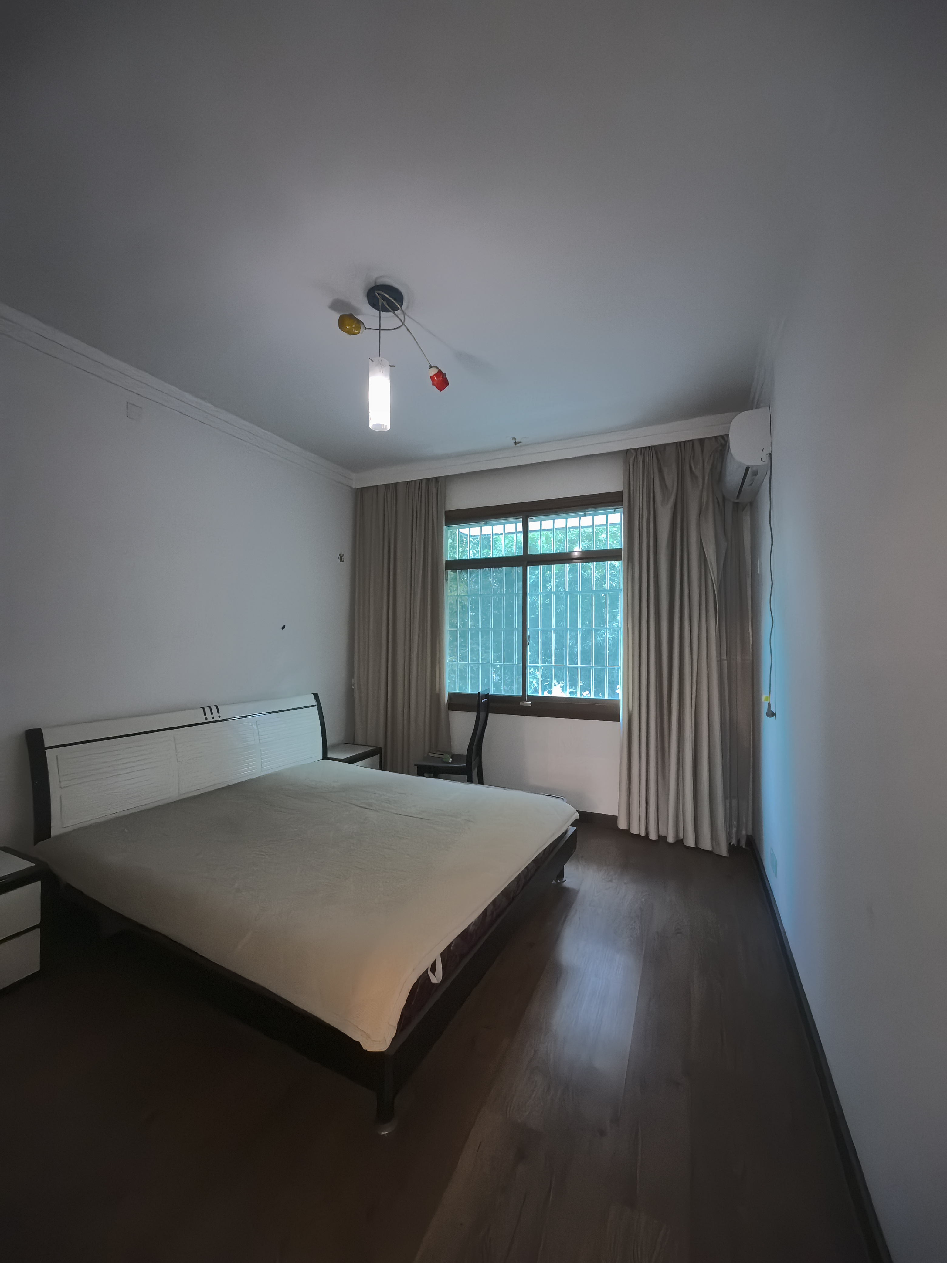 中级人民法院  0室0厅0卫    78.0万客厅