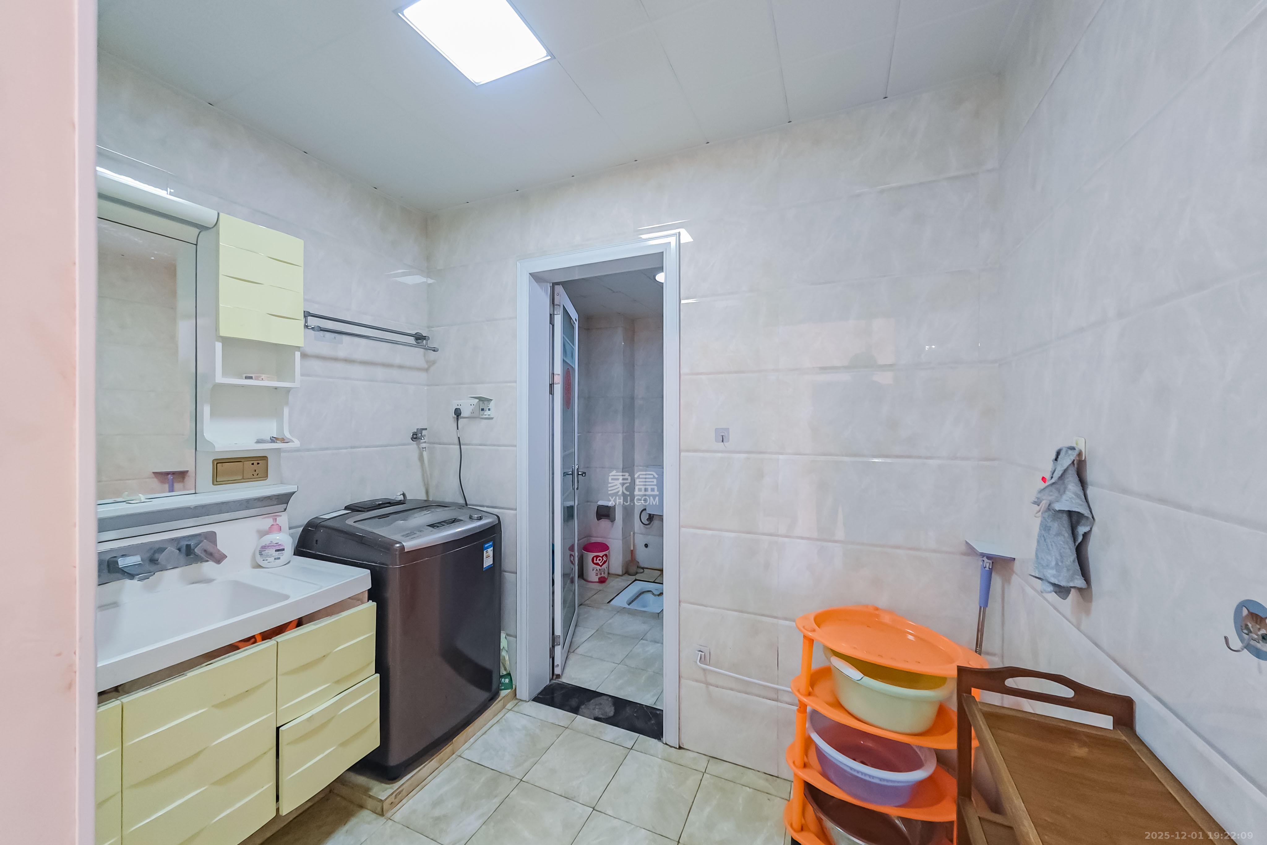 中城丽景香山园 3室2厅2卫 92.0万 中城丽景香山园 3室2厅2卫 92.0万卫生间