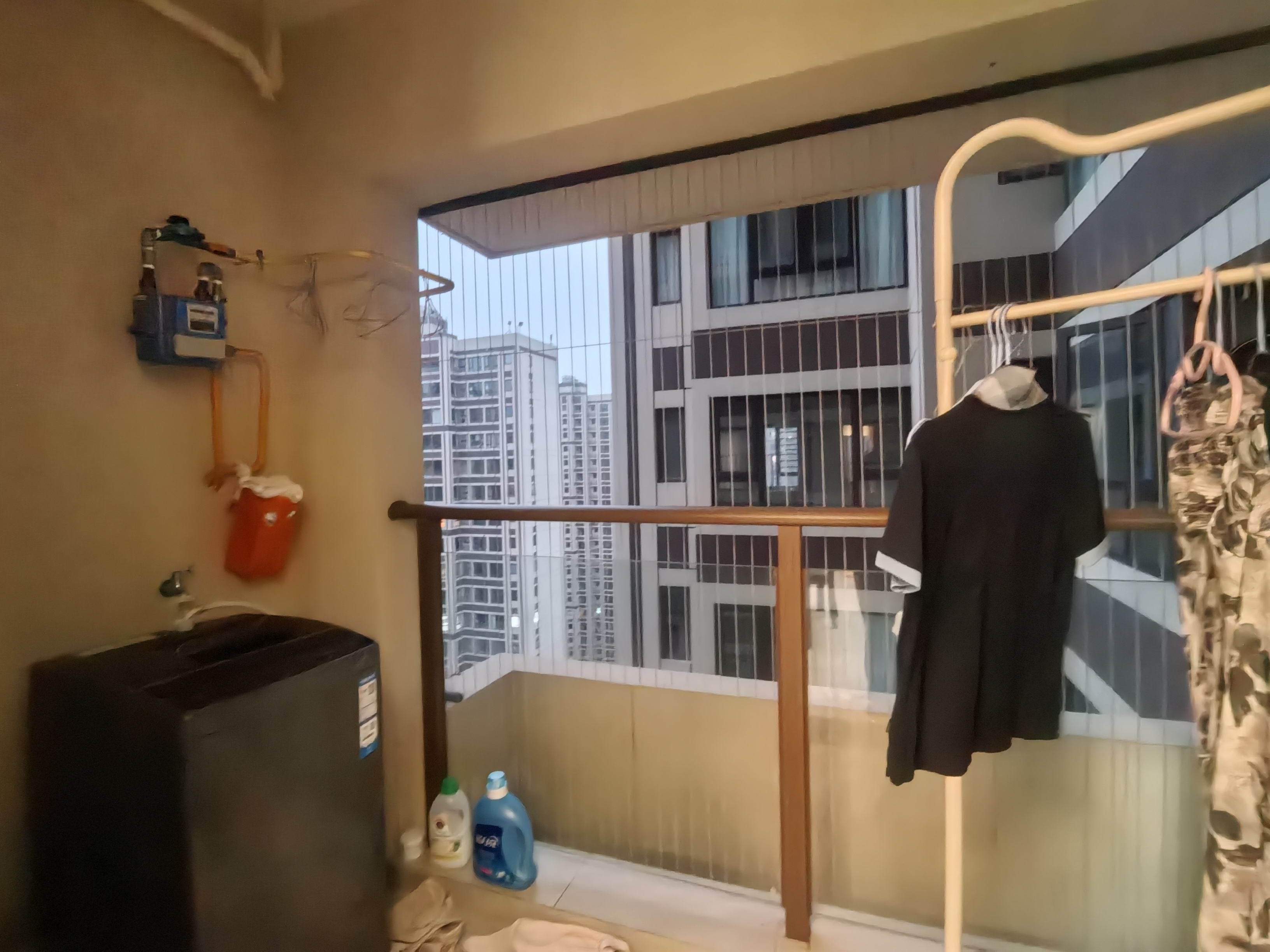 金湖壹号  3室2厅2卫    4500.0元/月室内图