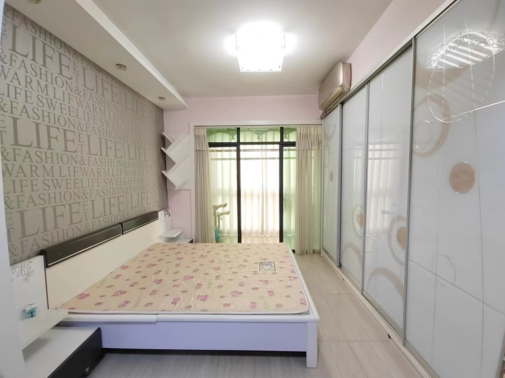 水映豪廷（一，二，三期）  1室1厅1卫    1400.0元/月室内图