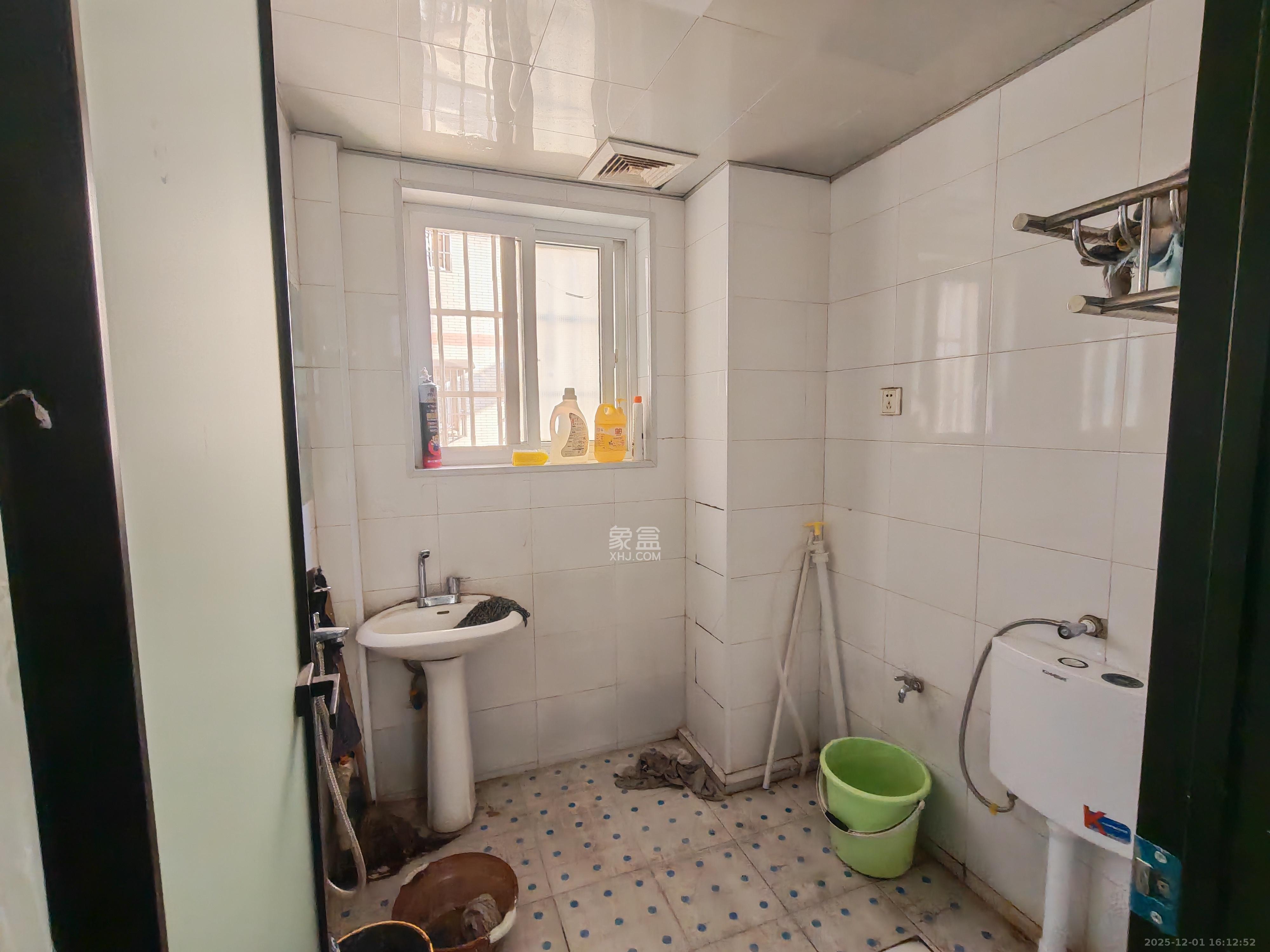 楚天家园 3室2厅2卫 1800.0元/月 楚天家园 3室2厅2卫 1800.0元/月室内图