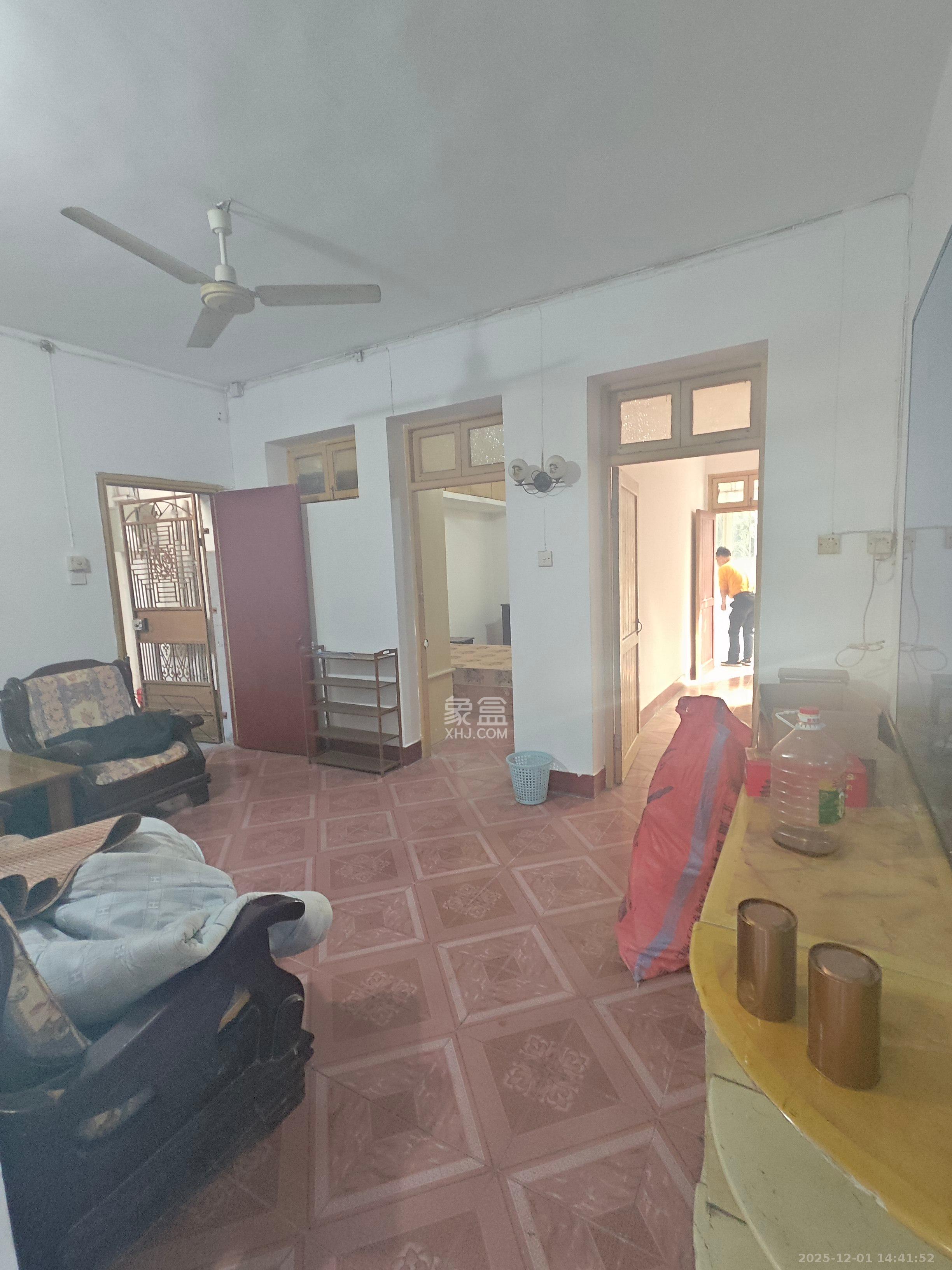 西园北里小区  3室2厅1卫    1800.0元/月