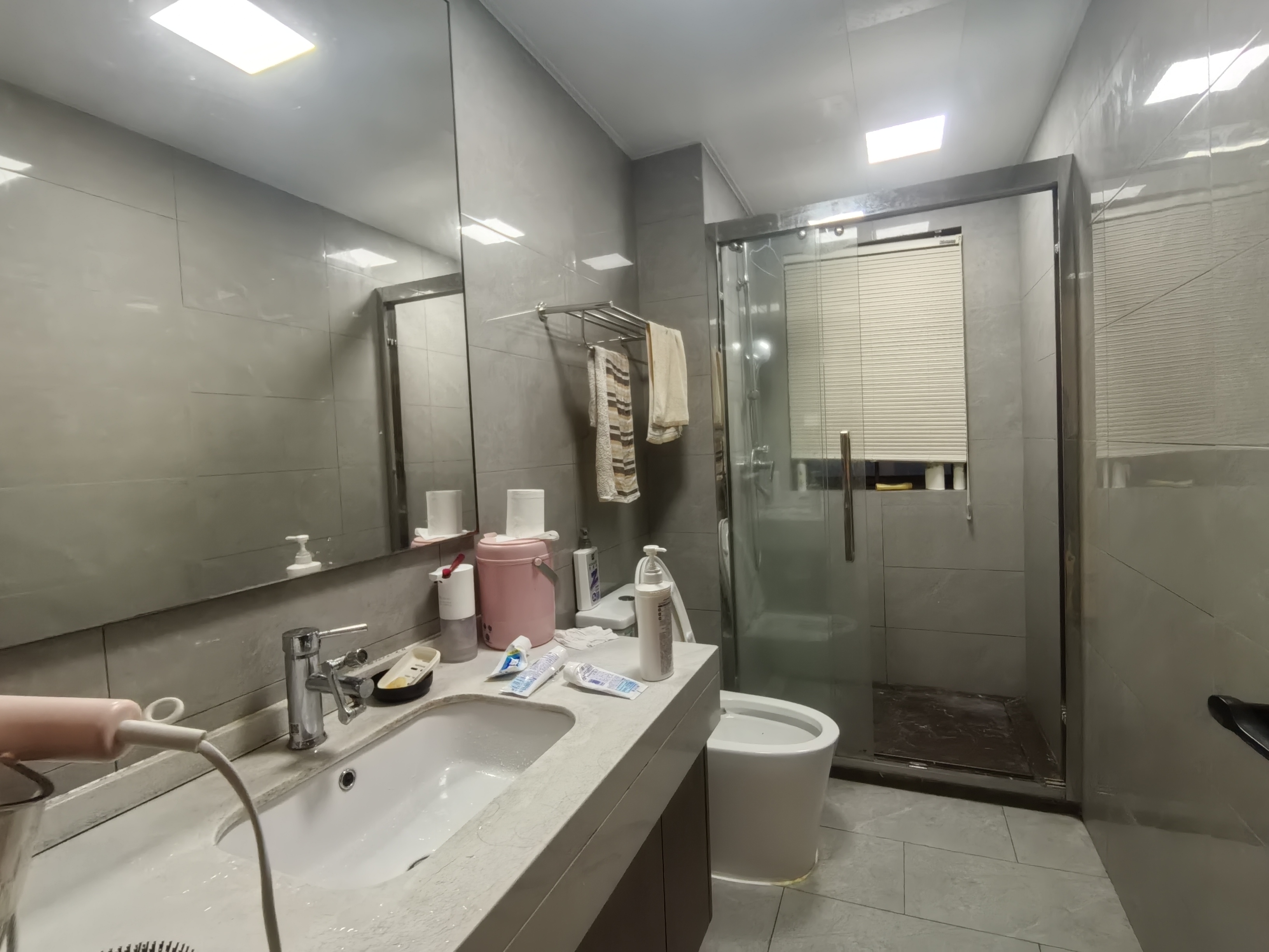 金湖壹号 3室2厅2卫 4500.0元/月 金湖壹号 3室2厅2卫 4500.0元/月室内图