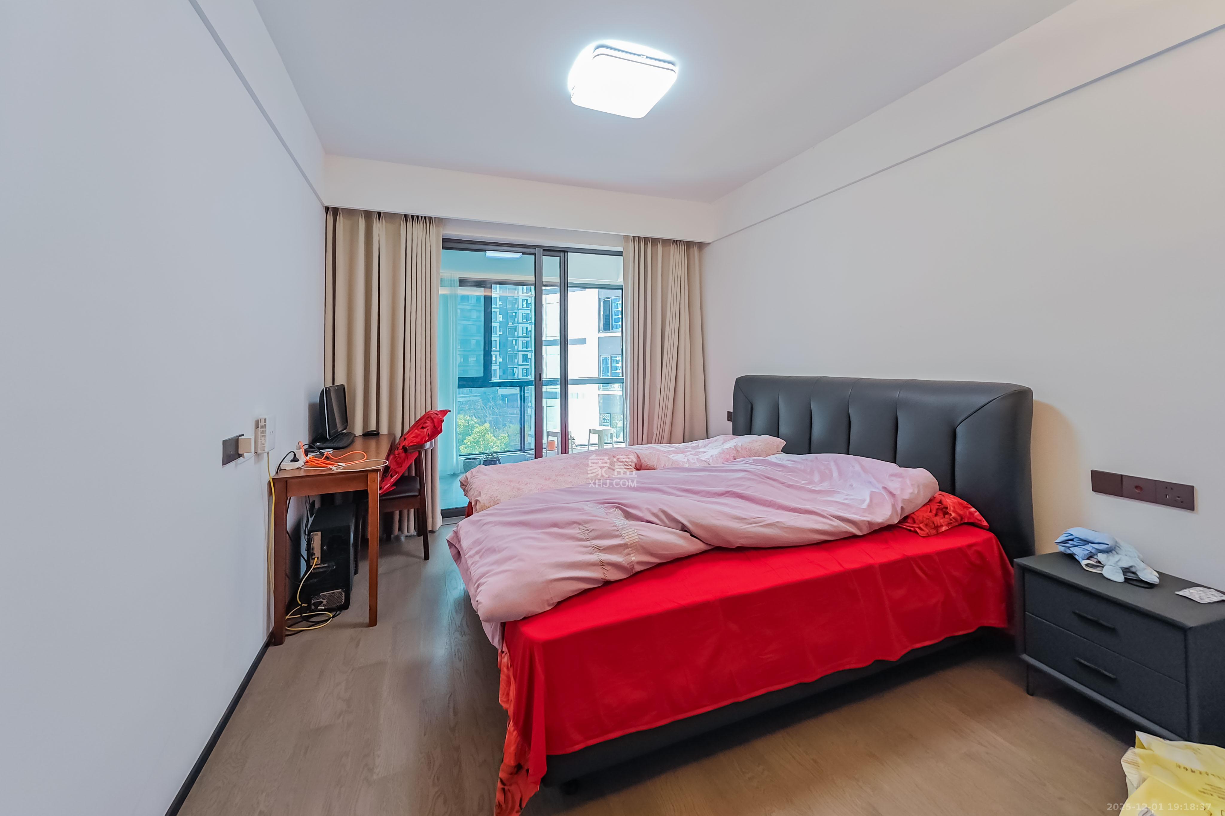 轨道万科悦府 4室2厅2卫 220.0万 轨道万科悦府 4室2厅2卫 220.0万卧室