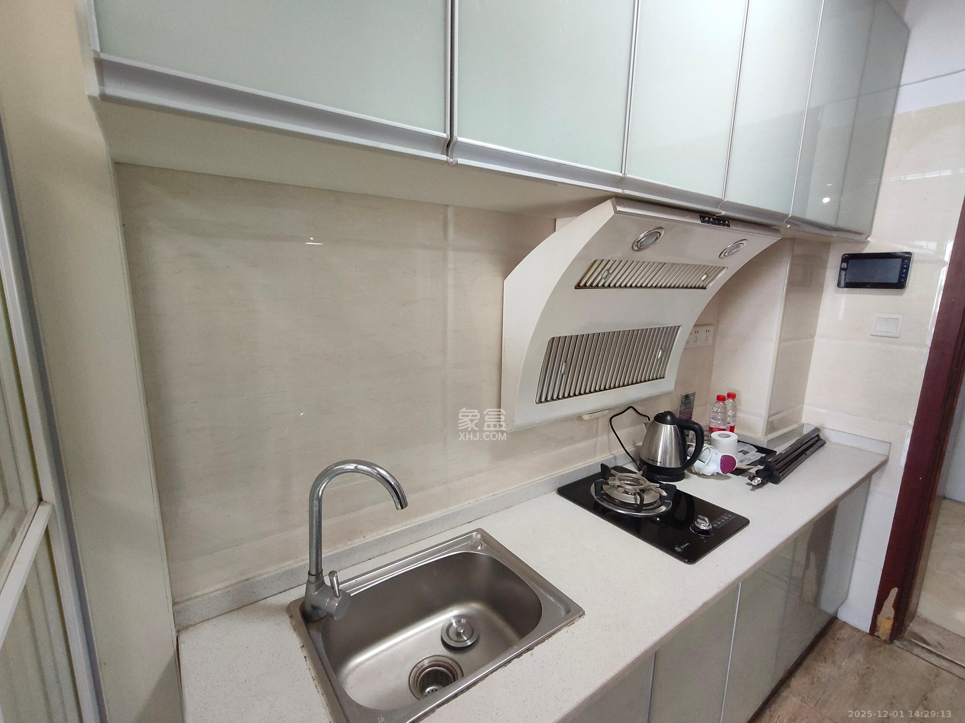 东怡外国（南湖一号)  1室1厅1卫    1900.0元/月室内图