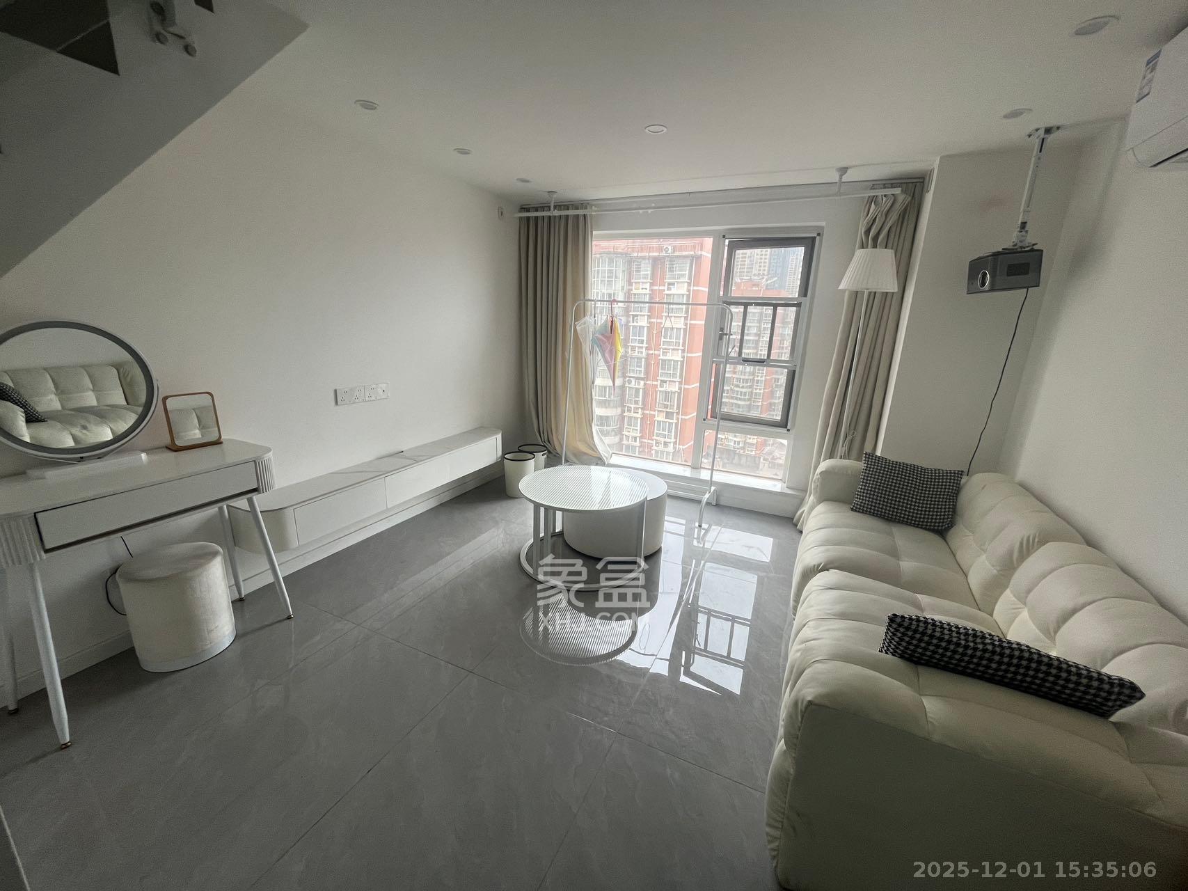 卓越江岸 2室2厅1卫 2400.0元/月 卓越江岸 2室2厅1卫 2400.0元/月室内图