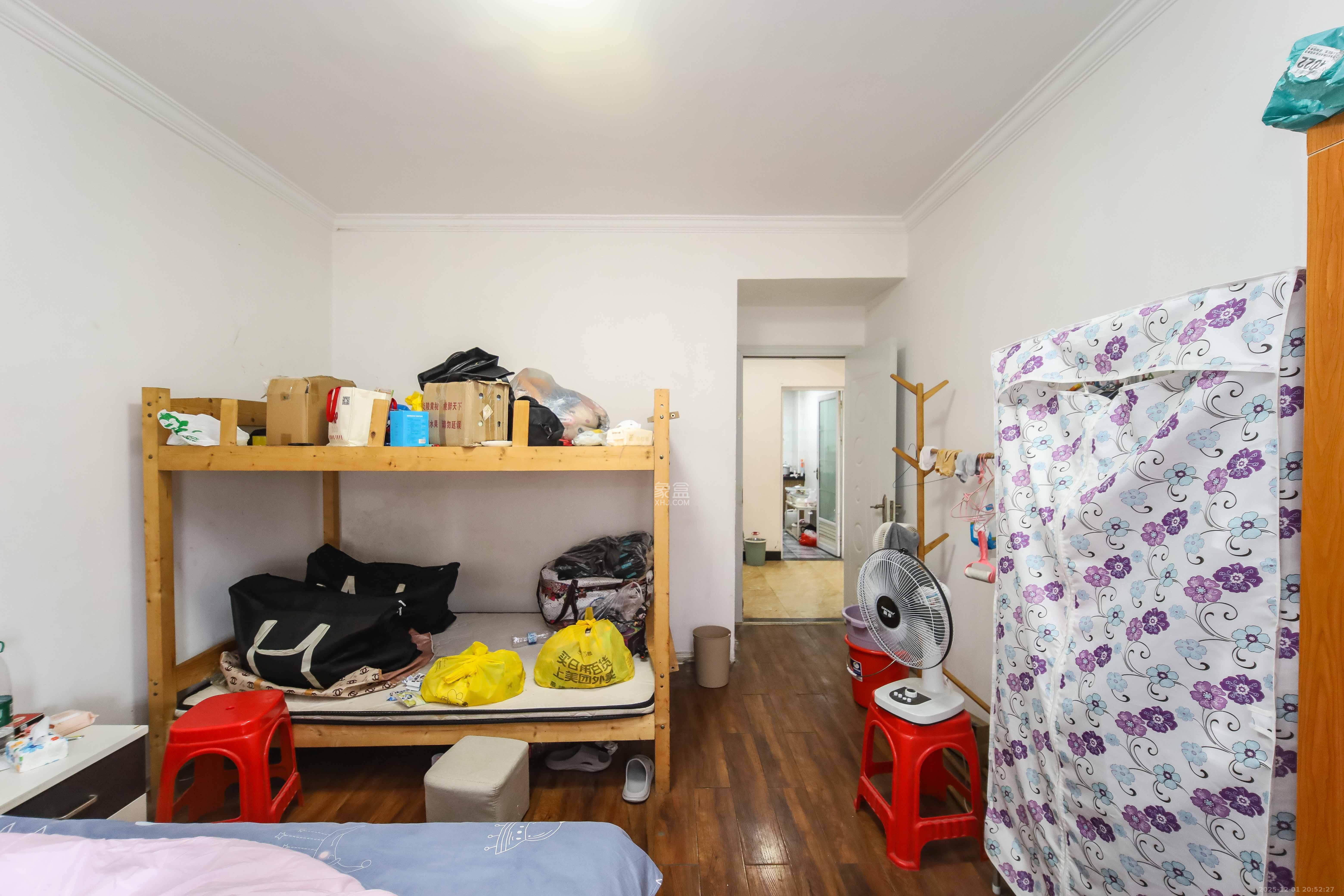 鸿基橄榄君庭  3室1厅1卫    85.0万卧室