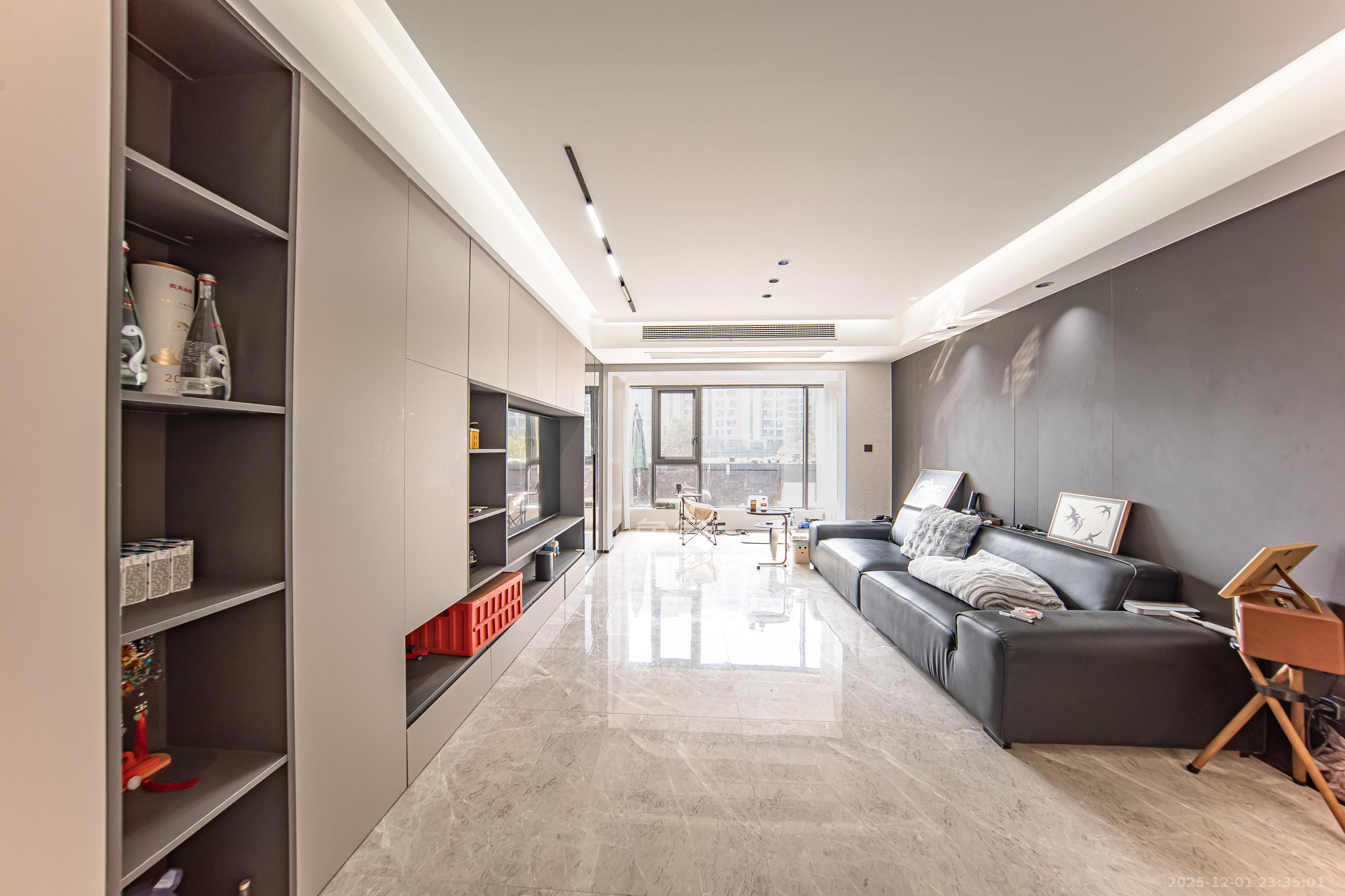 旭辉国宸府 3室2厅2卫 145.6万 旭辉国宸府 3室2厅2卫 145.6万客厅