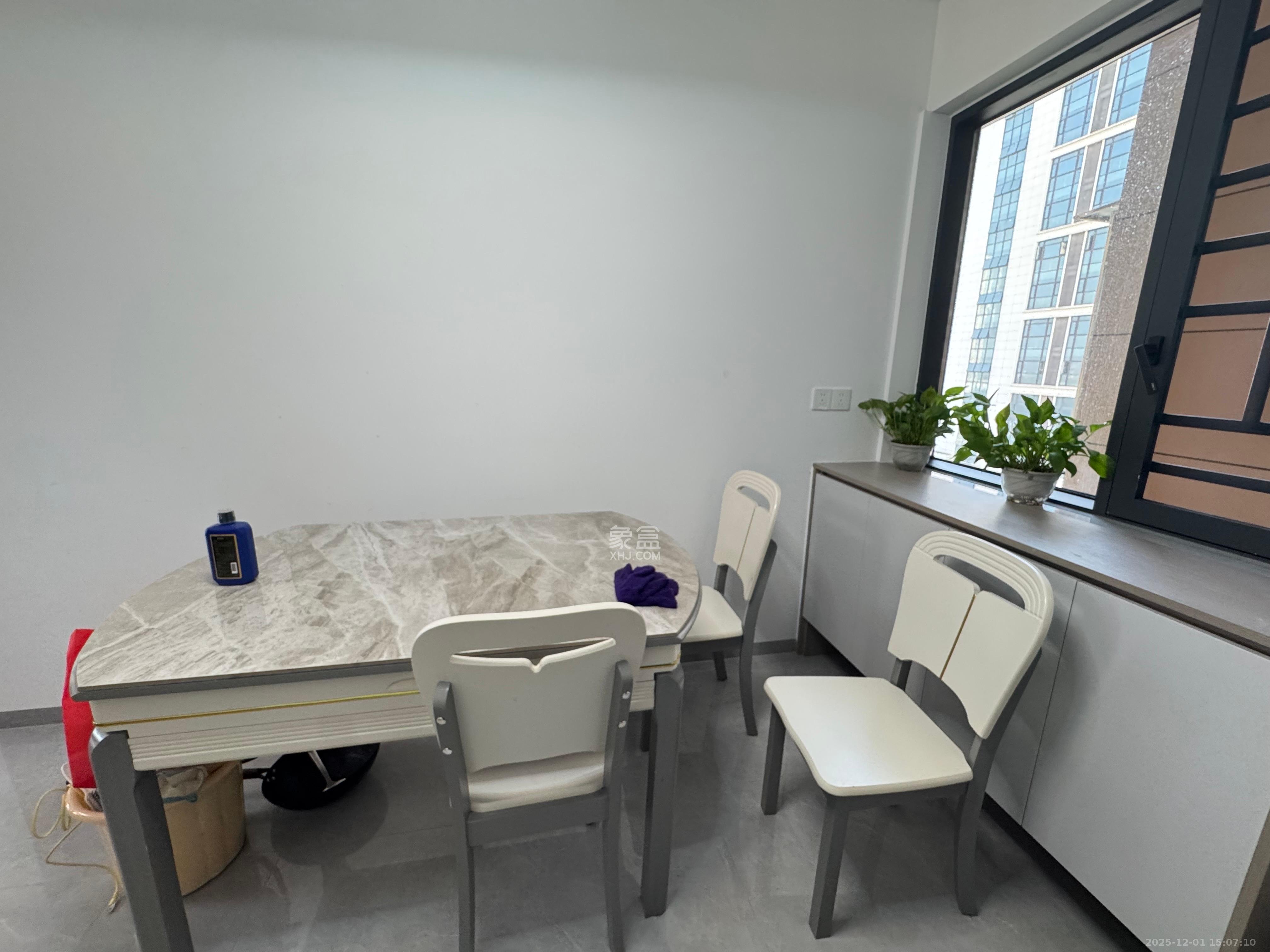 和景家园一期 3室1厅1卫 2400.0元/月 和景家园一期 3室1厅1卫 2400.0元/月室内图