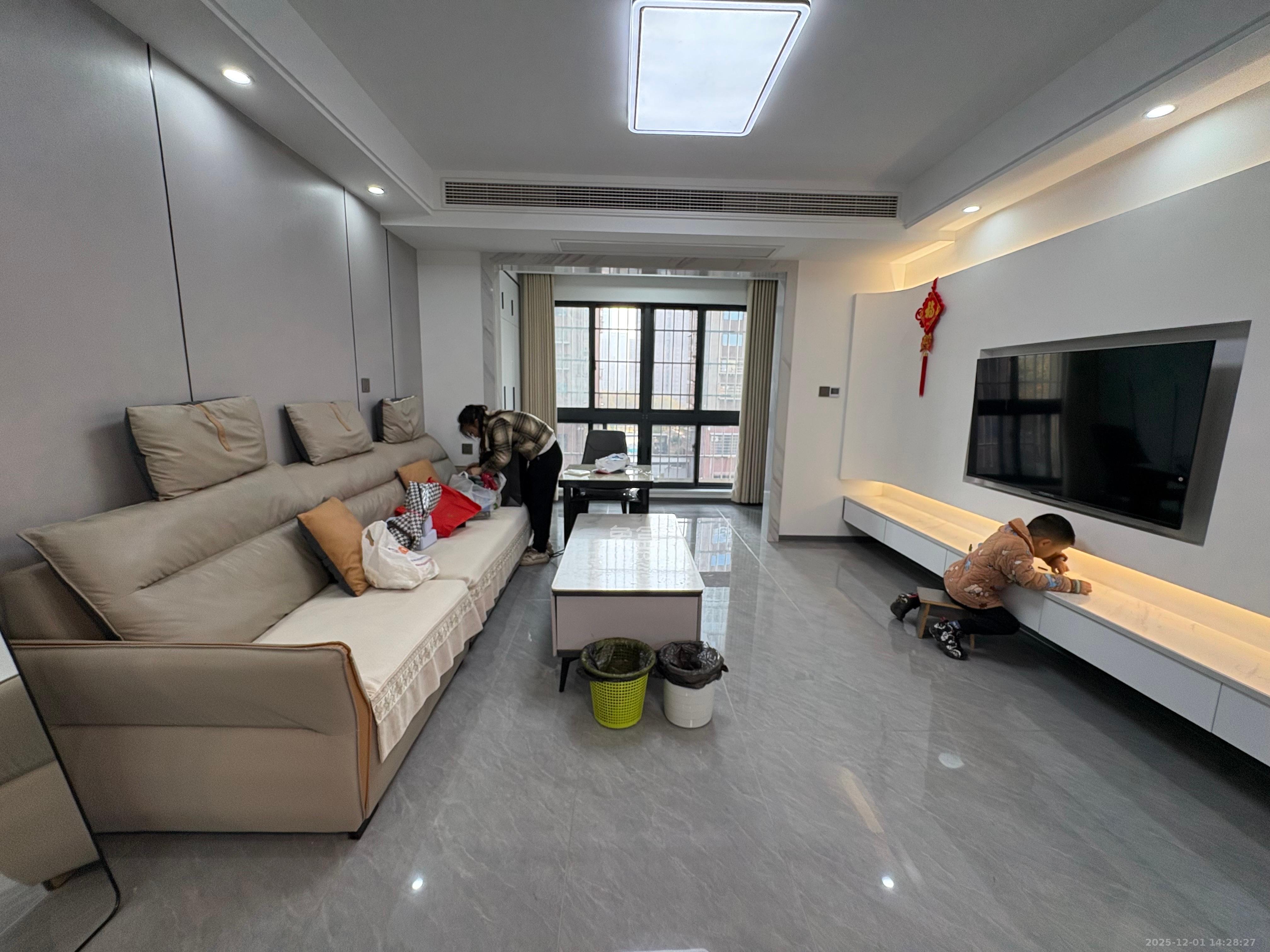 金塘家园  2室2厅1卫    2400.0元/月