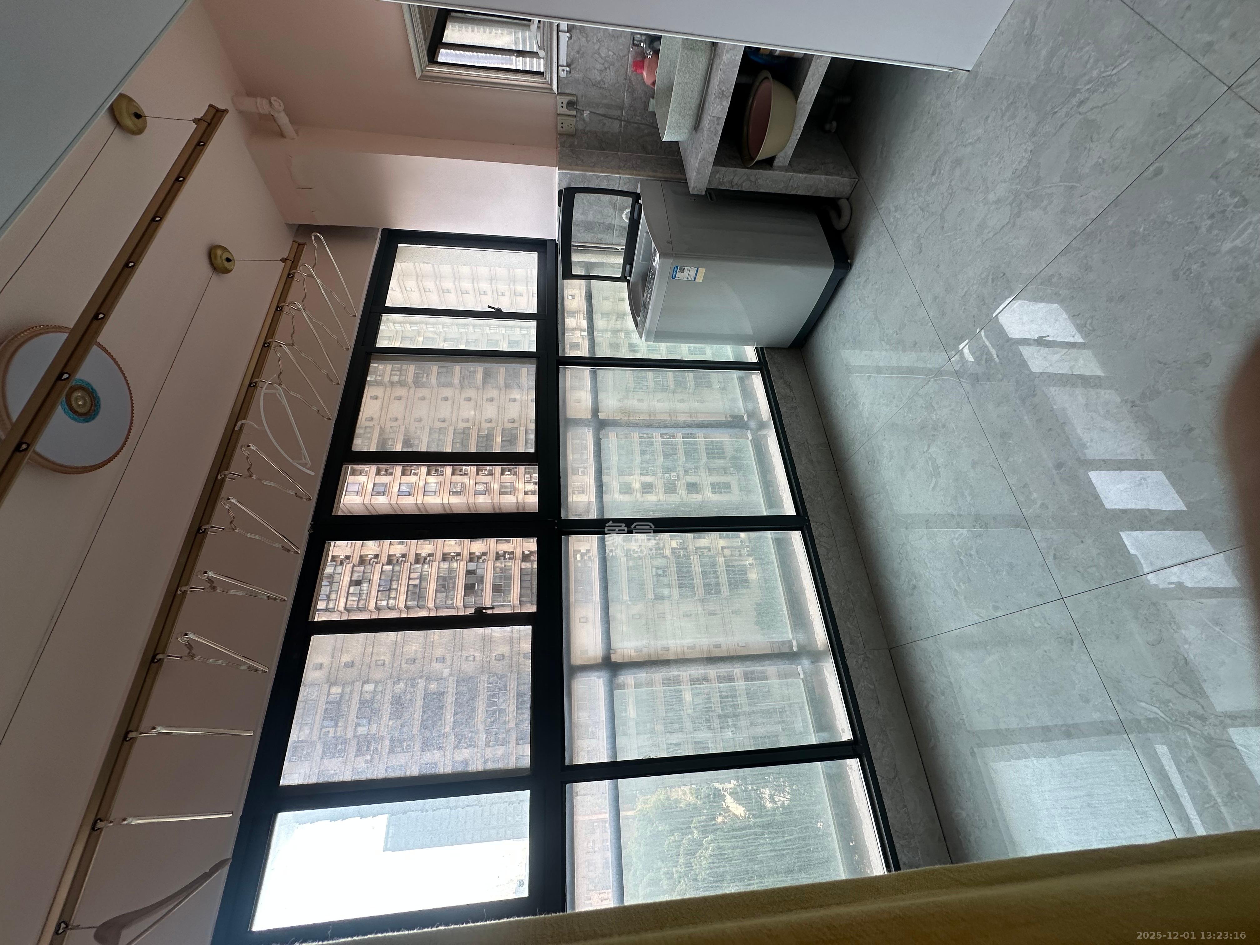 奥克斯广场 3室2厅1卫 2700.0元/月 奥克斯广场 3室2厅1卫 2700.0元/月室内图