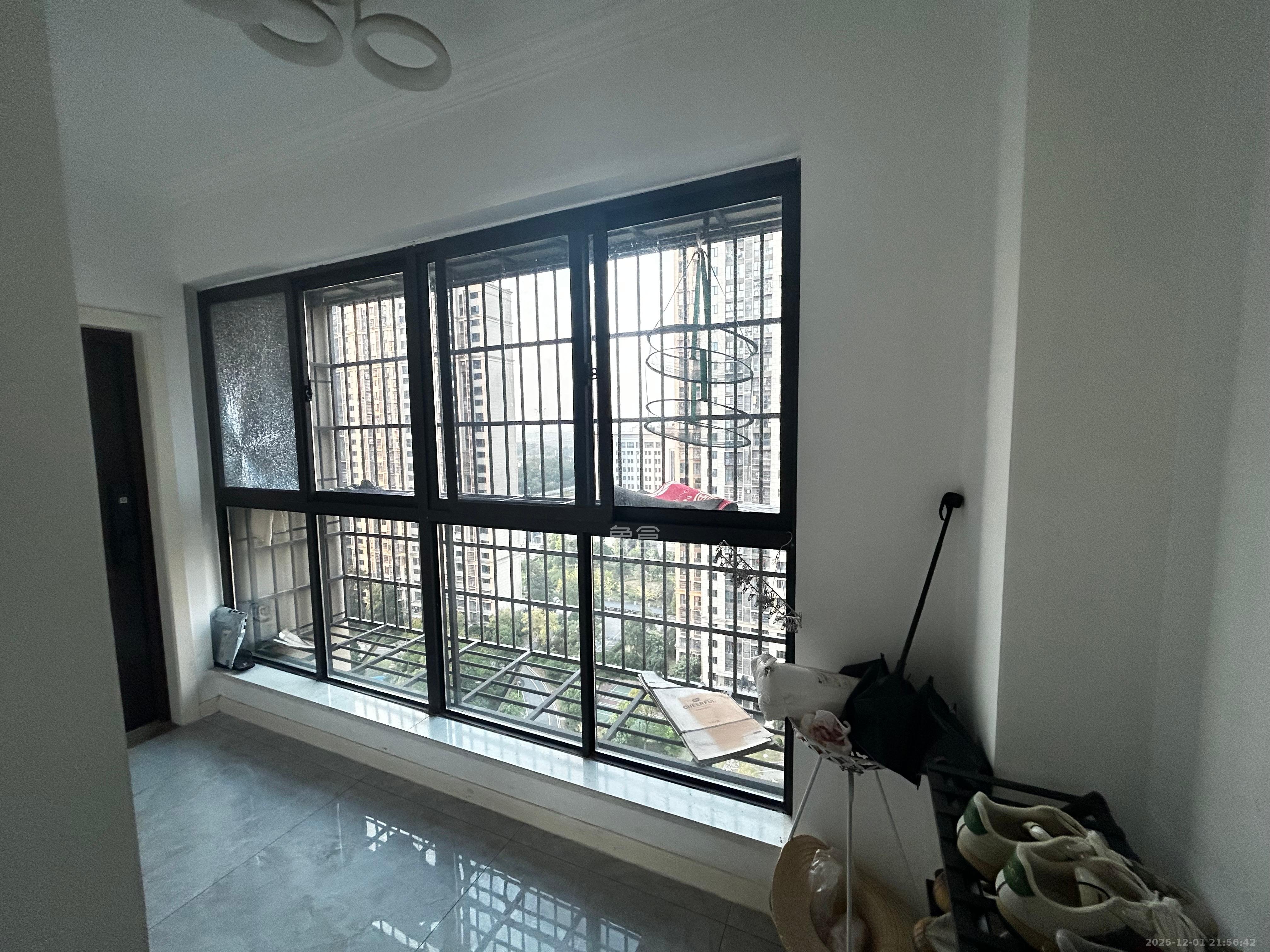 星湖湾二期高层 3室2厅2卫 3280.0元/月 星湖湾二期高层 3室2厅2卫 3280.0元/月室内图