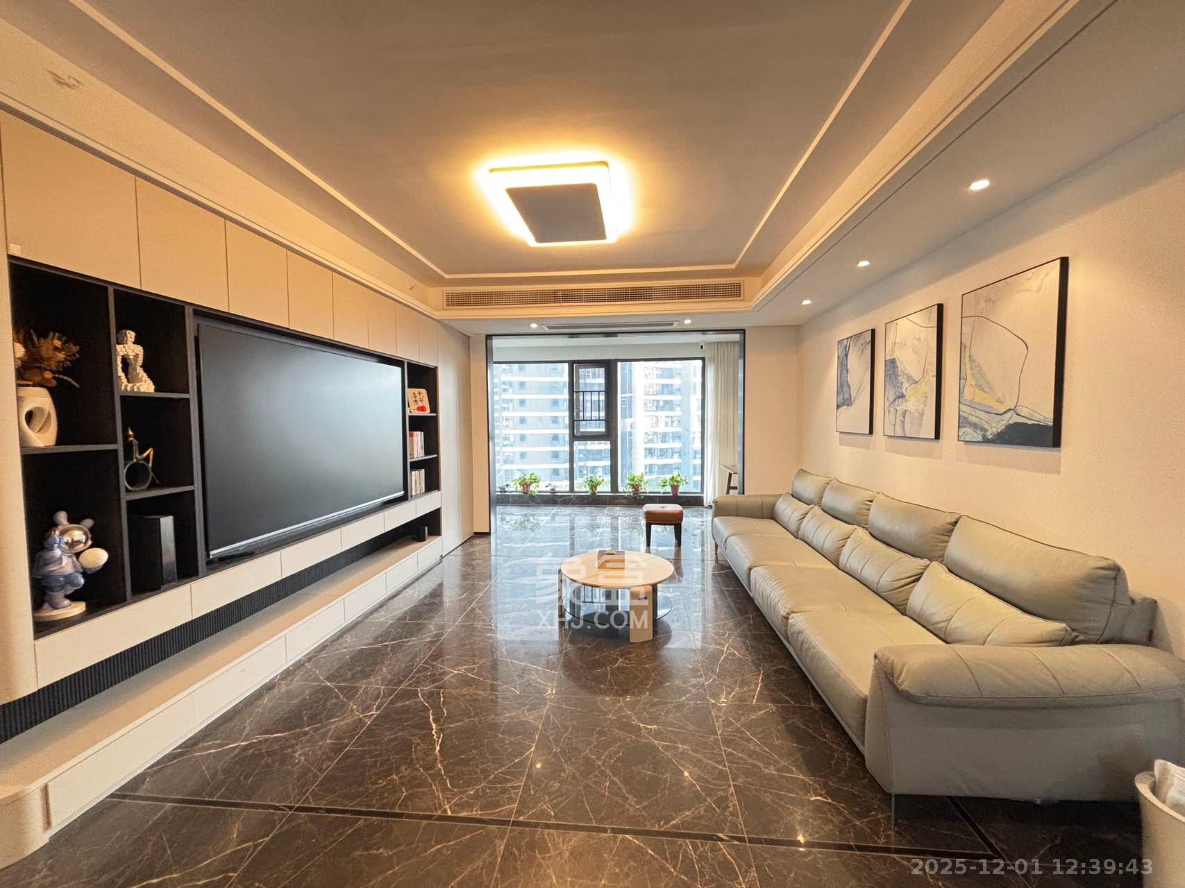 绿地麓云国际一期 5室2厅2卫 5500.0元/月 绿地麓云国际一期 5室2厅2卫 5500.0元/月室内图