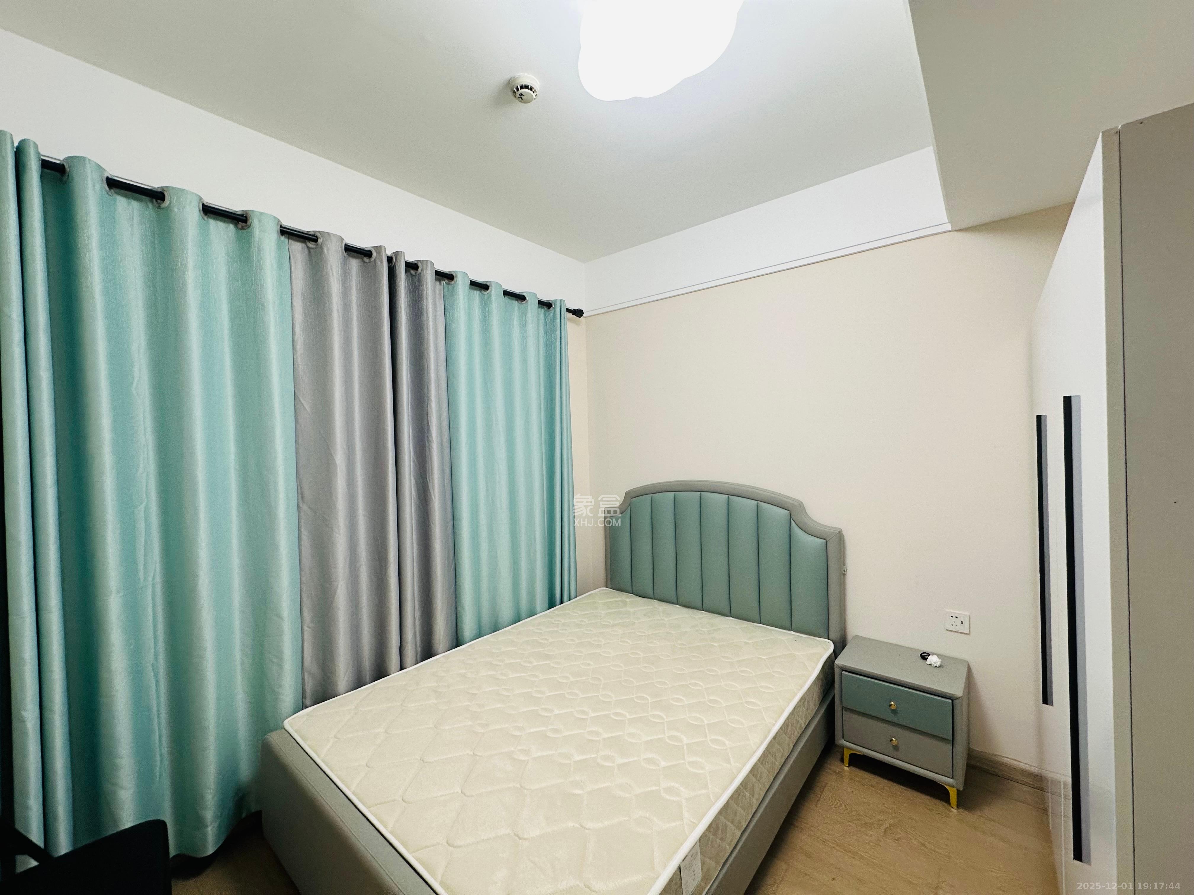 南山梅溪一方  4室2厅2卫    4500.0元/月室内图