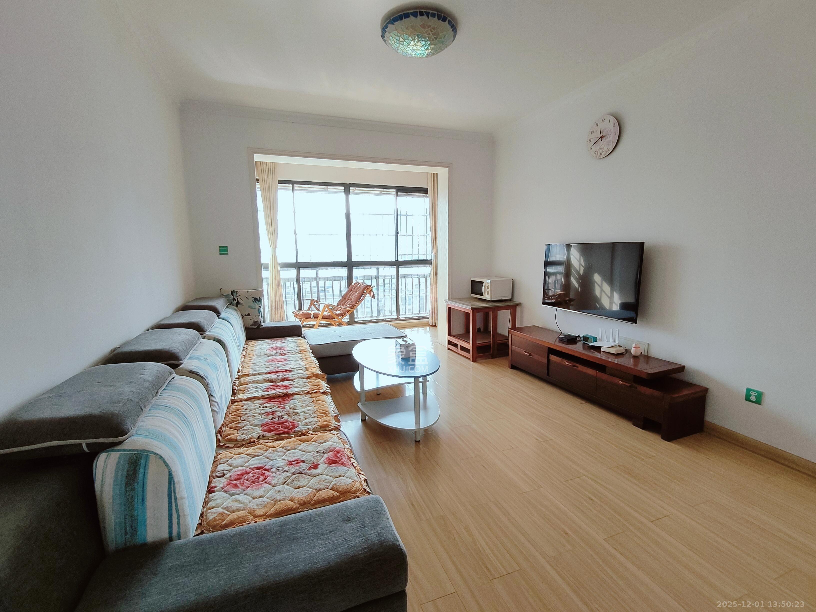 江山如画  3室1厅1卫    2500.0元/月