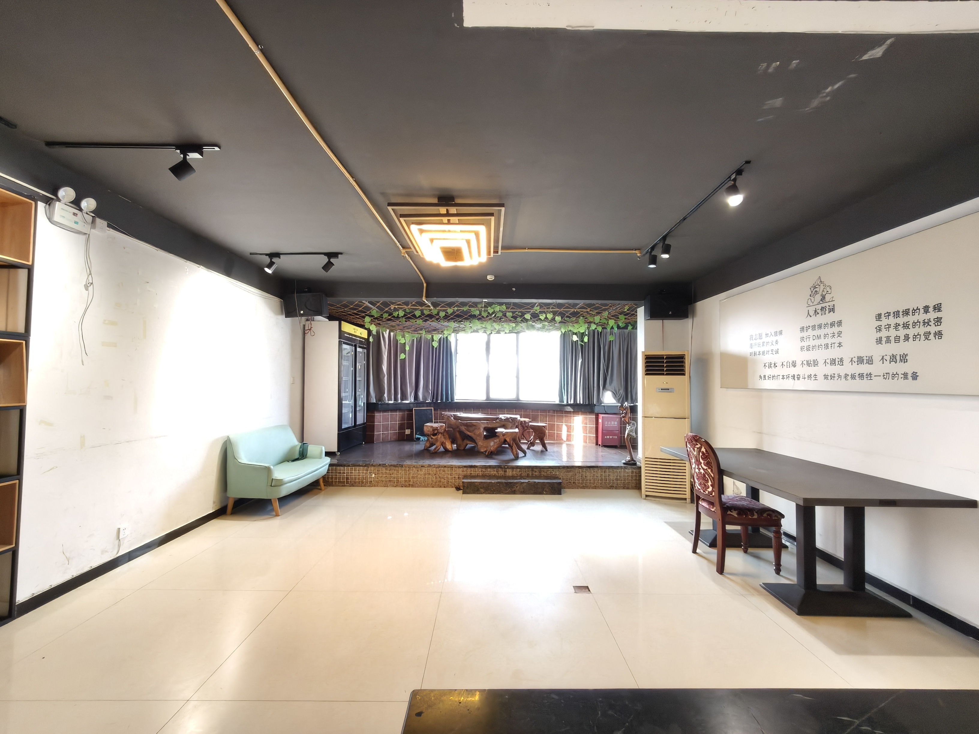 宏力大厦（宏历商业广场）  3室2厅3卫    2200.0元/月