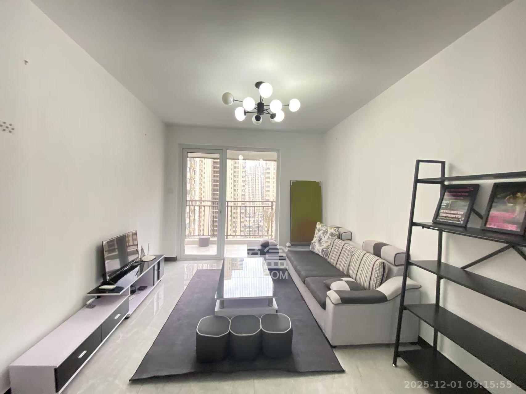 芙蓉万国城MOMA（卓越汇富苑）  3室1厅1卫    2200.0元/月