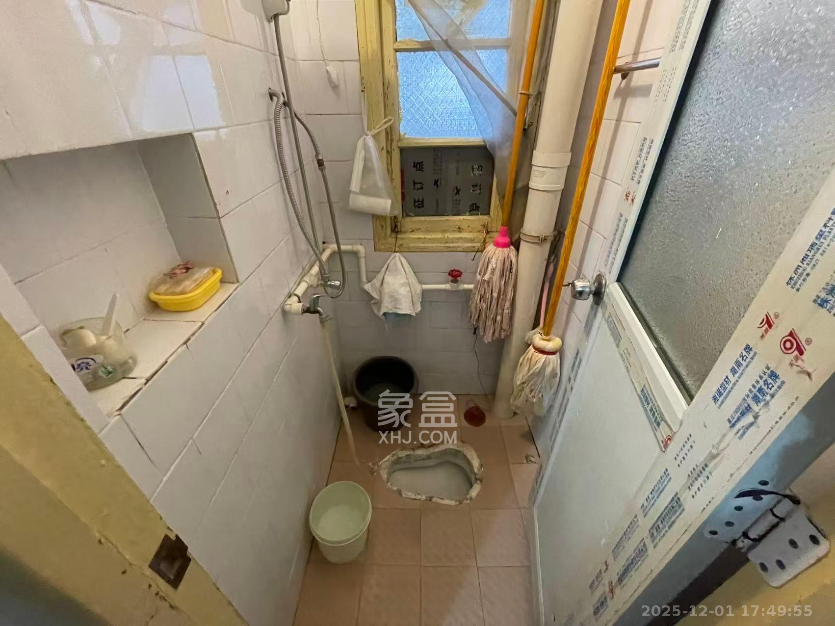 营盘东路、营盘西路散盘  2室1厅1卫    1800.0元/月室内图