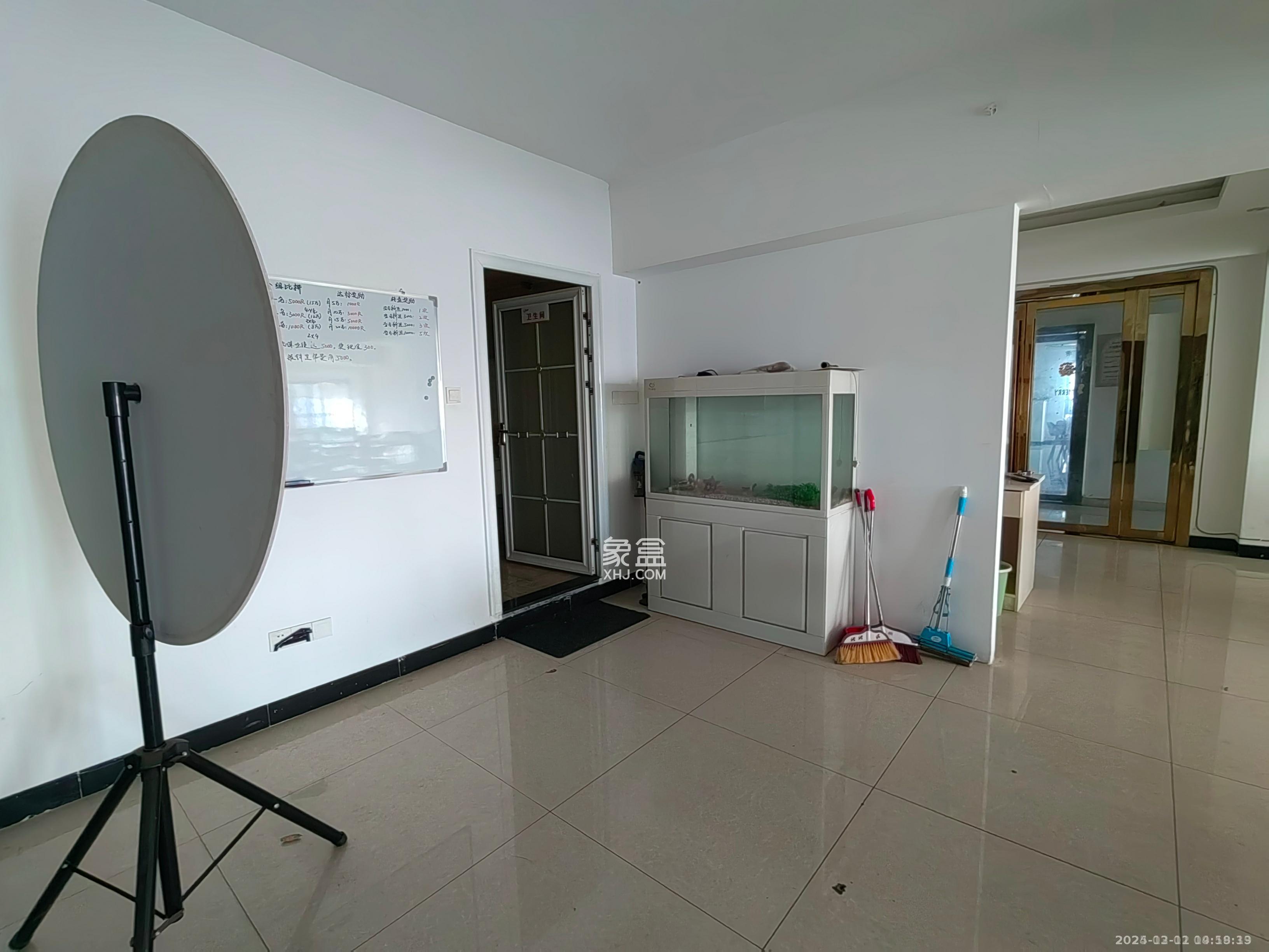 星大峰汇商务楼 3室1厅2卫 6750.0元/月 星大峰汇商务楼 3室1厅2卫 6750.0元/月室内图