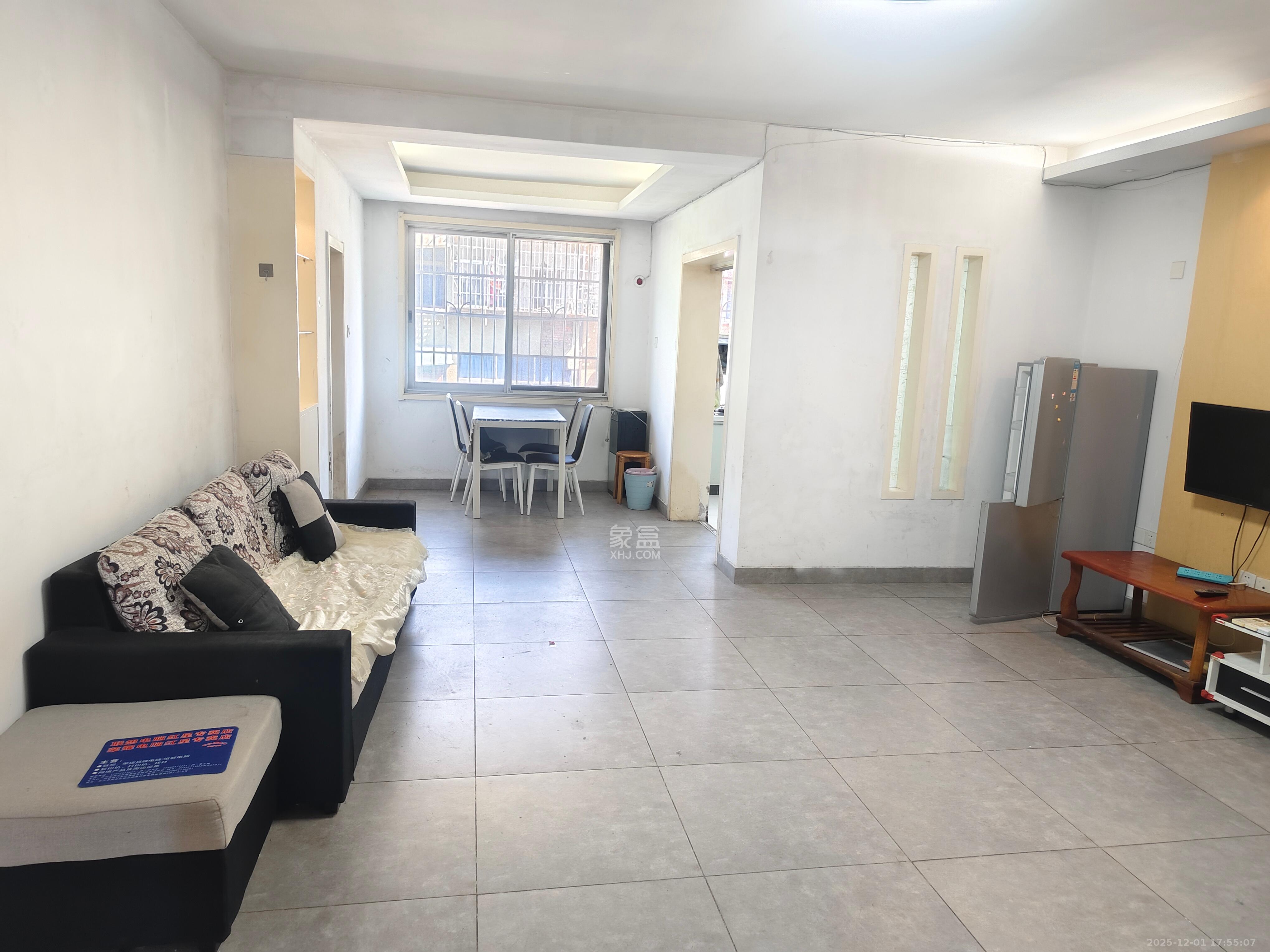 三湘小区  3室2厅2卫    1600.0元/月室内图