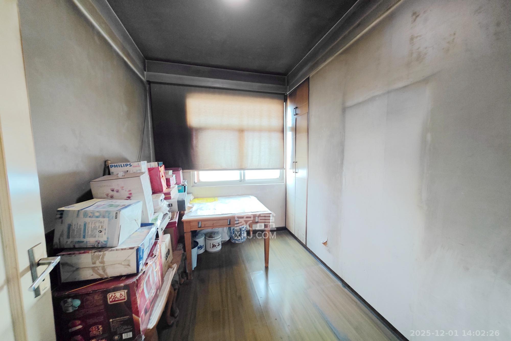 名都花园  4室2厅2卫    113.0万卧室