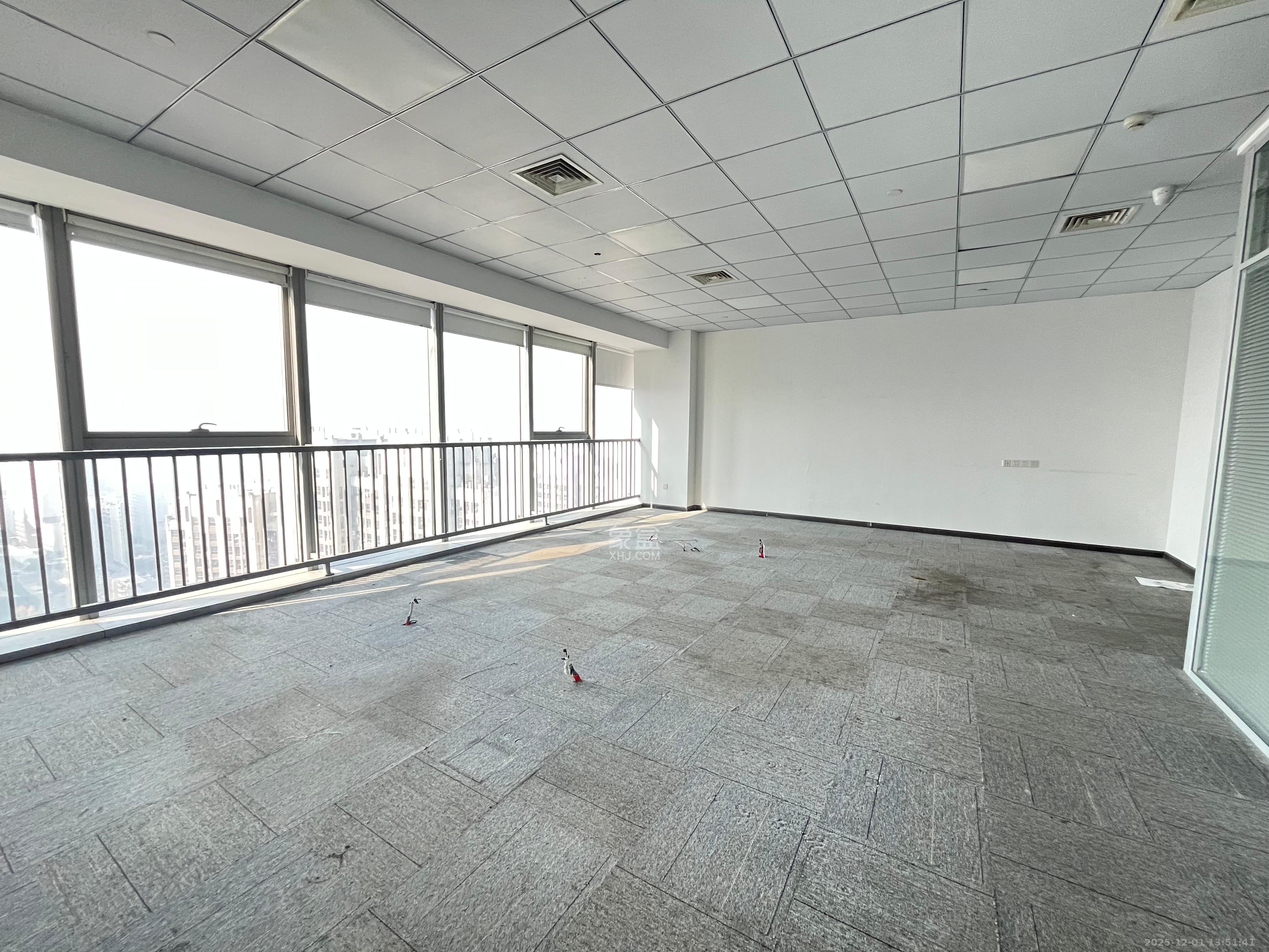 绿地中央广场   120.37㎡      3500.0元/月室内图